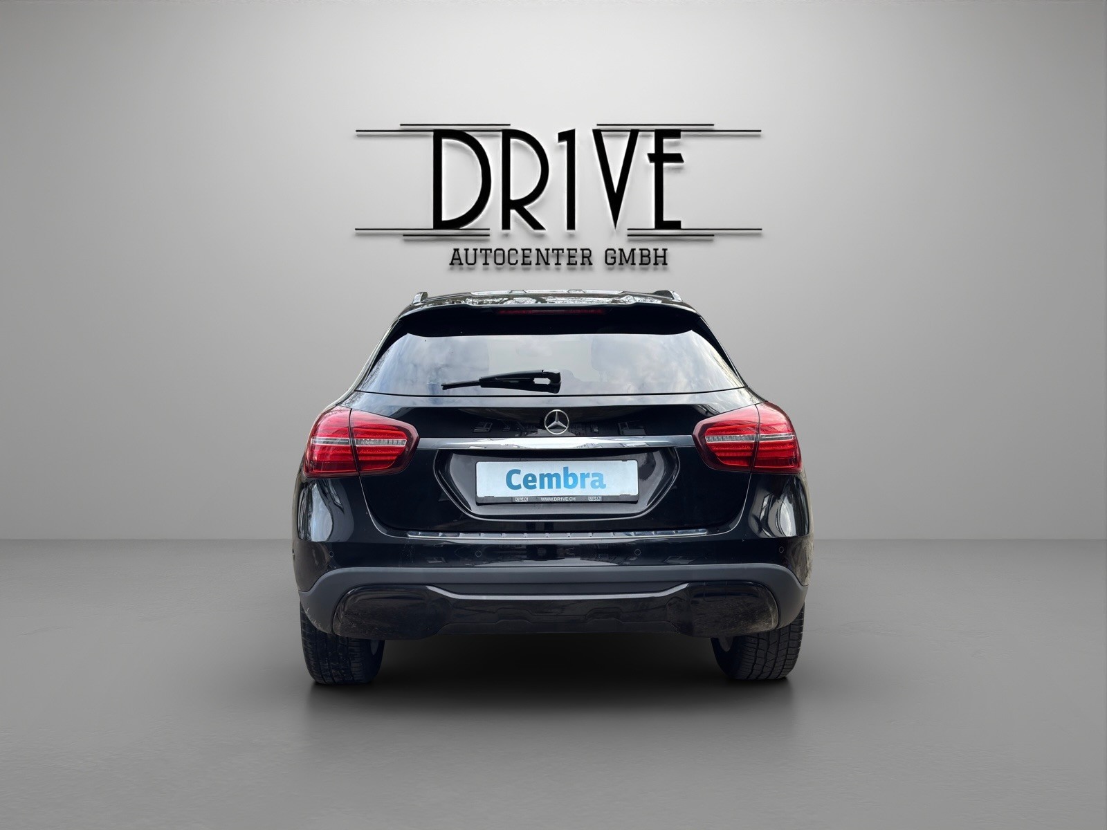 MERCEDES-BENZ GLA 200 d Swiss Star Edition Style 4Matic 7G-DCT-image-5