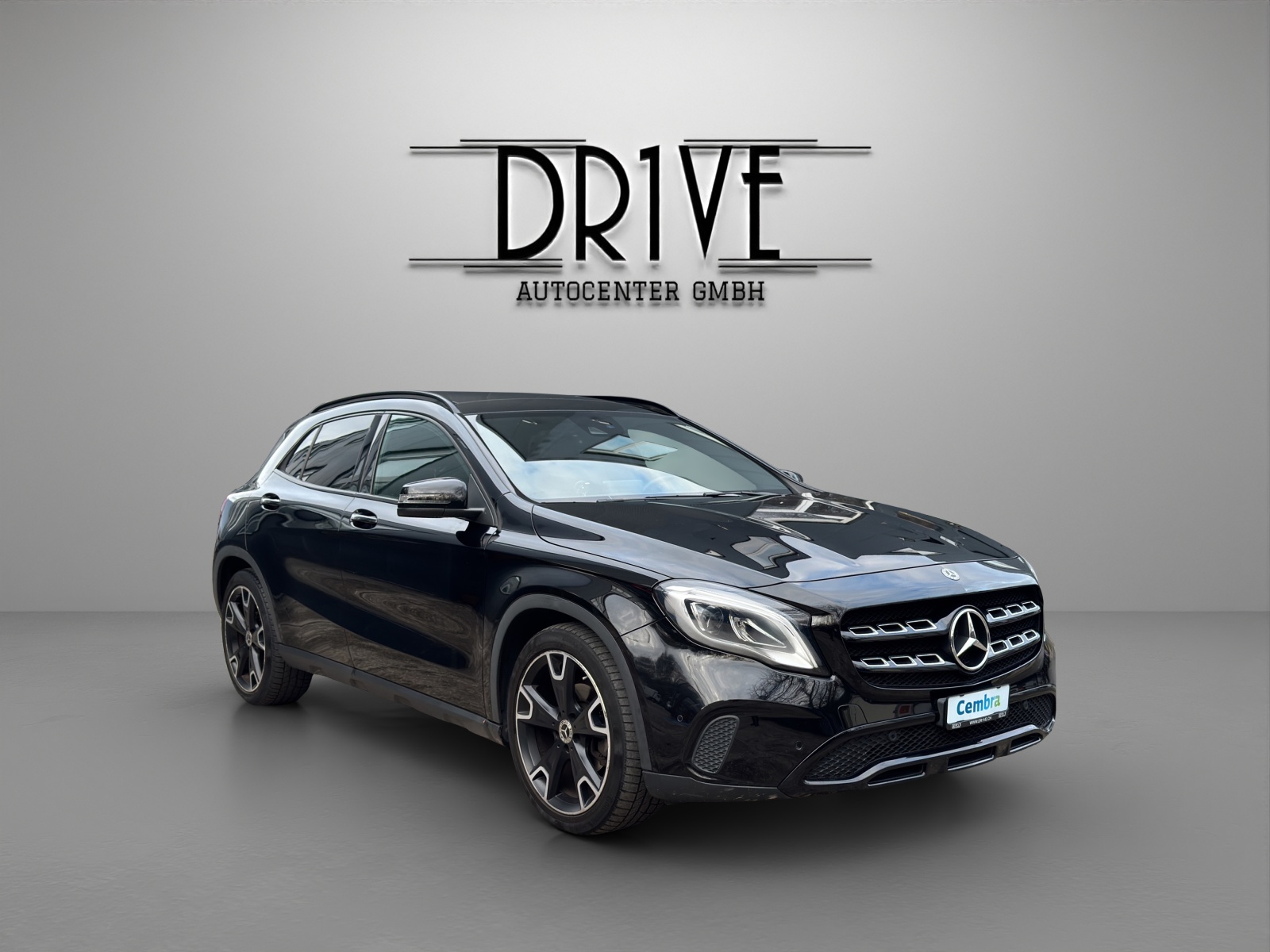 MERCEDES-BENZ GLA 200 d Swiss Star Edition Style 4Matic 7G-DCT-image-2