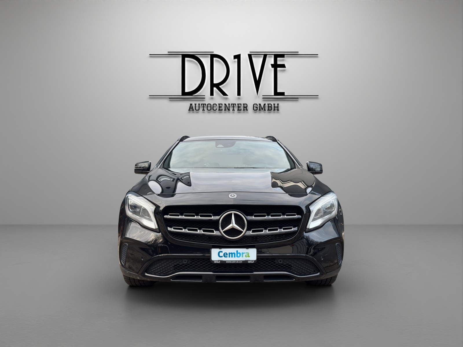 MERCEDES-BENZ GLA 200 d Swiss Star Edition Style 4Matic 7G-DCT-image-1