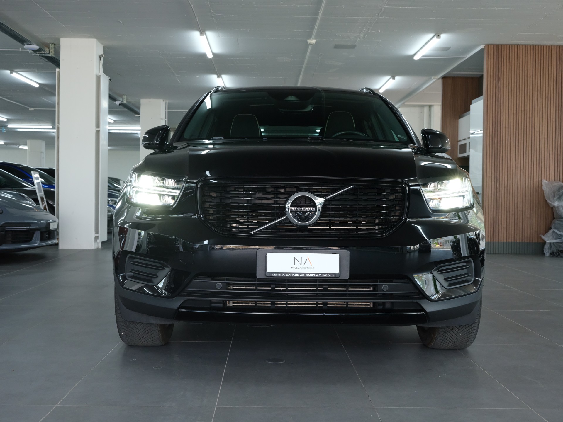 VOLVO XC40 T5 TwE Momentum DCT *Panorama* *360 Kamera* *Elekt. Sitze*-image-5