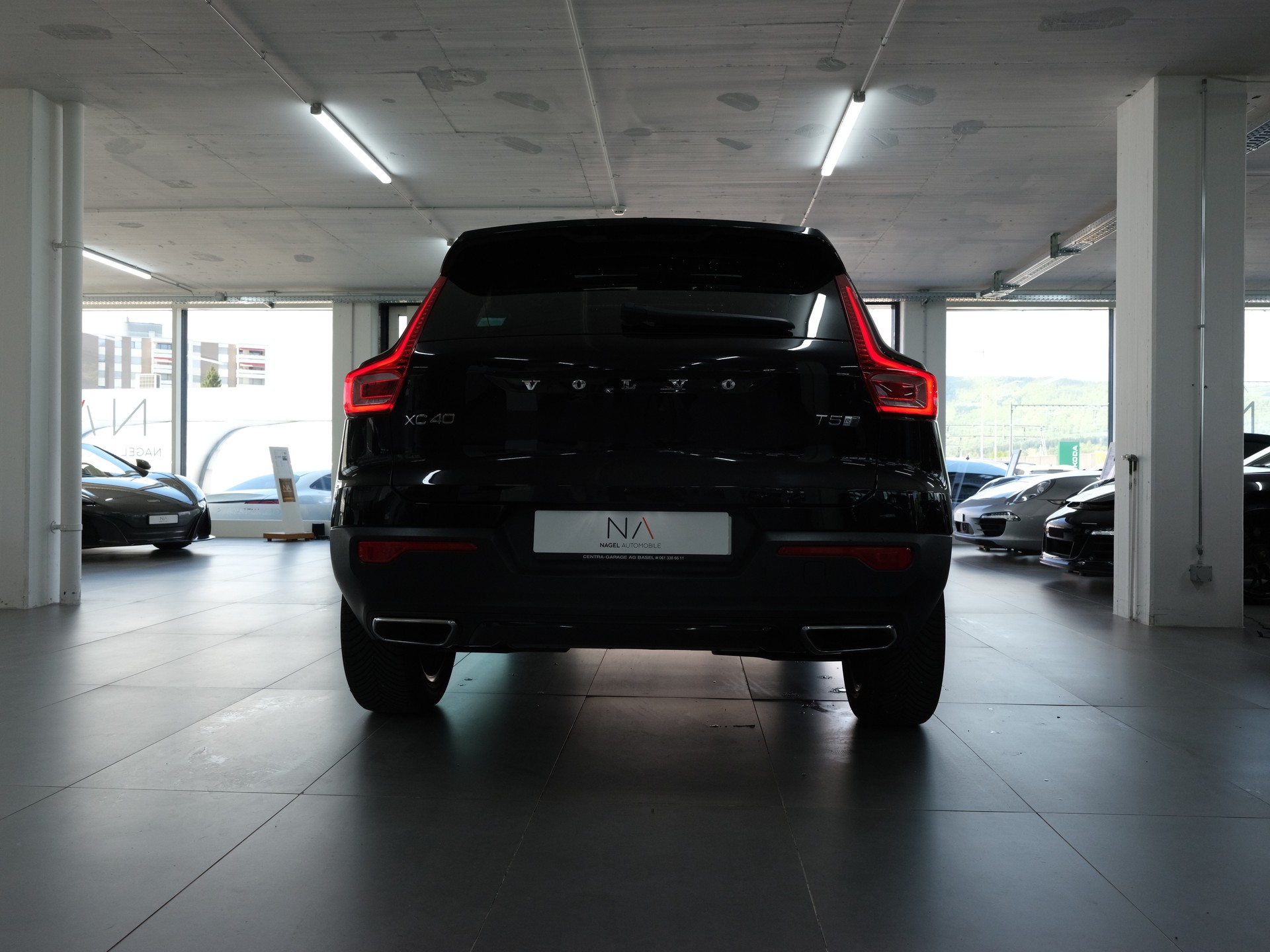 VOLVO XC40 T5 TwE Momentum DCT *Panorama* *360 Kamera* *Elekt. Sitze*-image-3