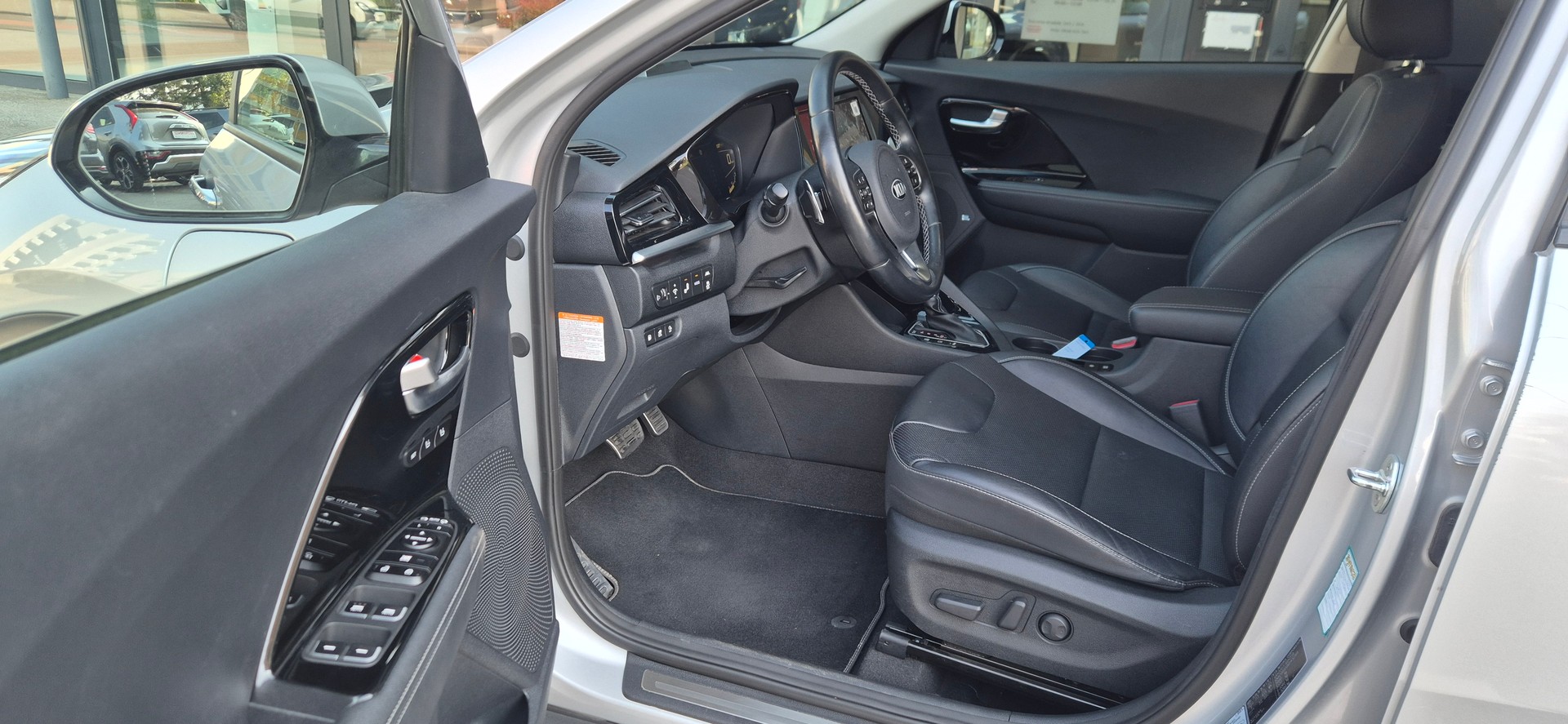 KIA Niro 1.6GDi Plug-in Hybrid Style DCT-image-7