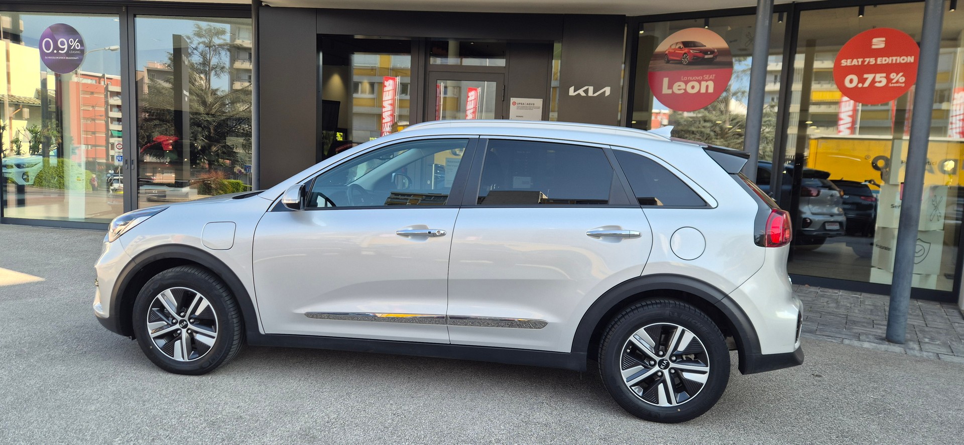 KIA Niro 1.6GDi Plug-in Hybrid Style DCT-image-5