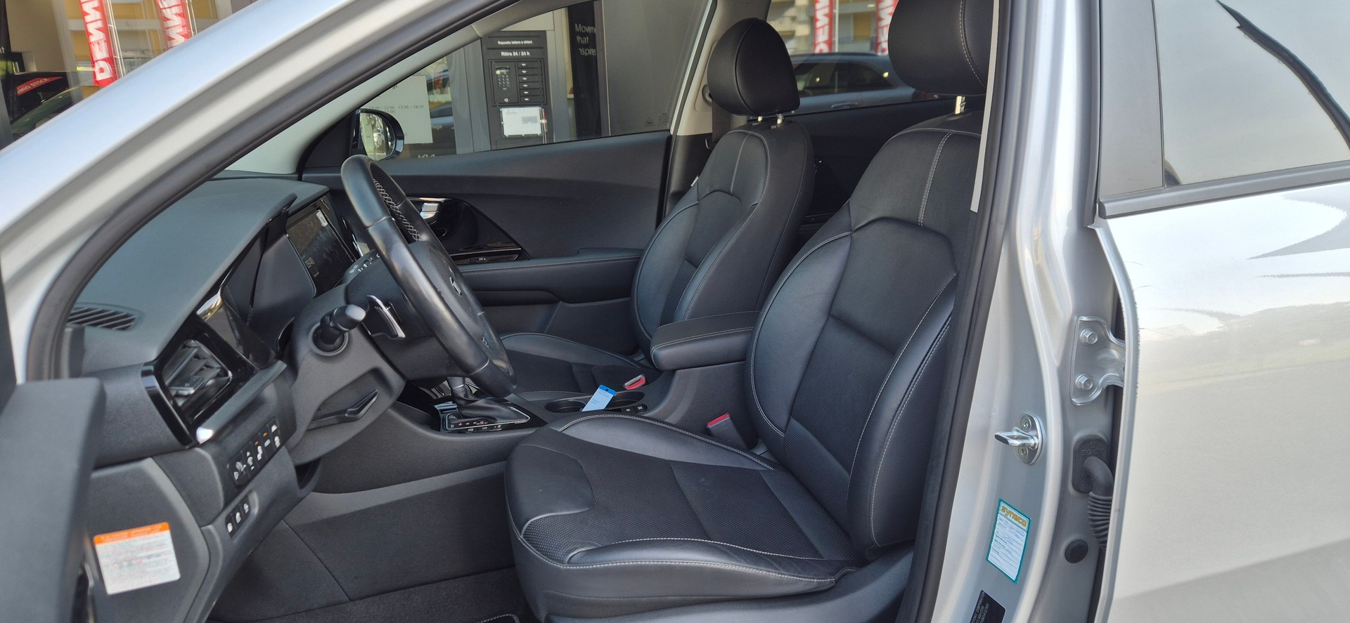 KIA Niro 1.6GDi Plug-in Hybrid Style DCT-image-8