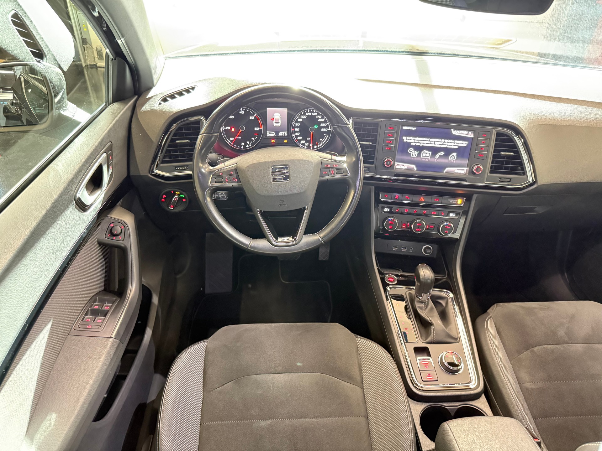 SEAT Ateca 2.0 TDI CR Xcellence DSG-image-9