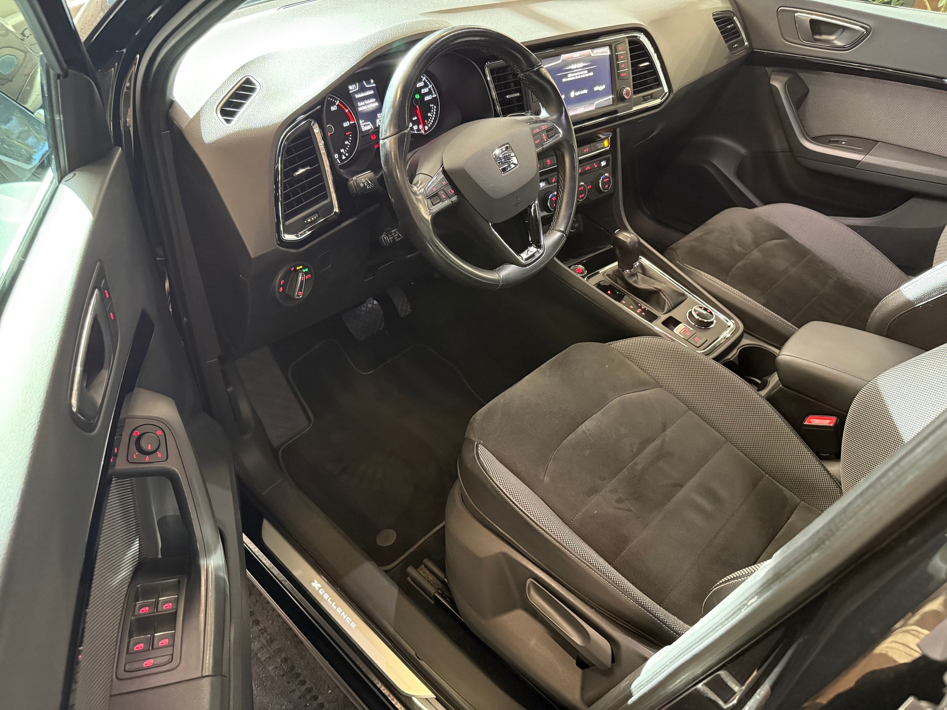 SEAT Ateca 2.0 TDI CR Xcellence DSG-image-8