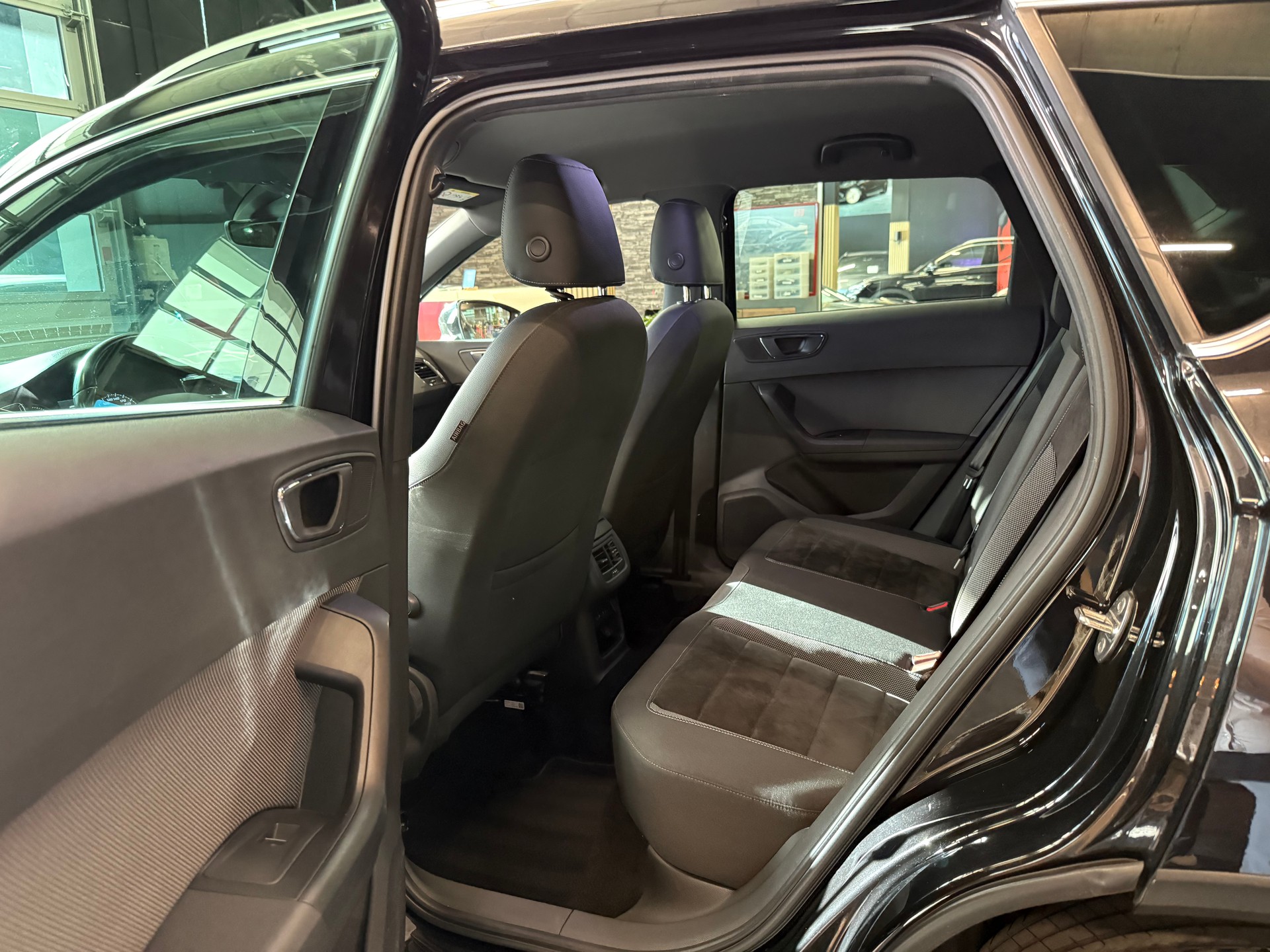 SEAT Ateca 2.0 TDI CR Xcellence DSG-image-10