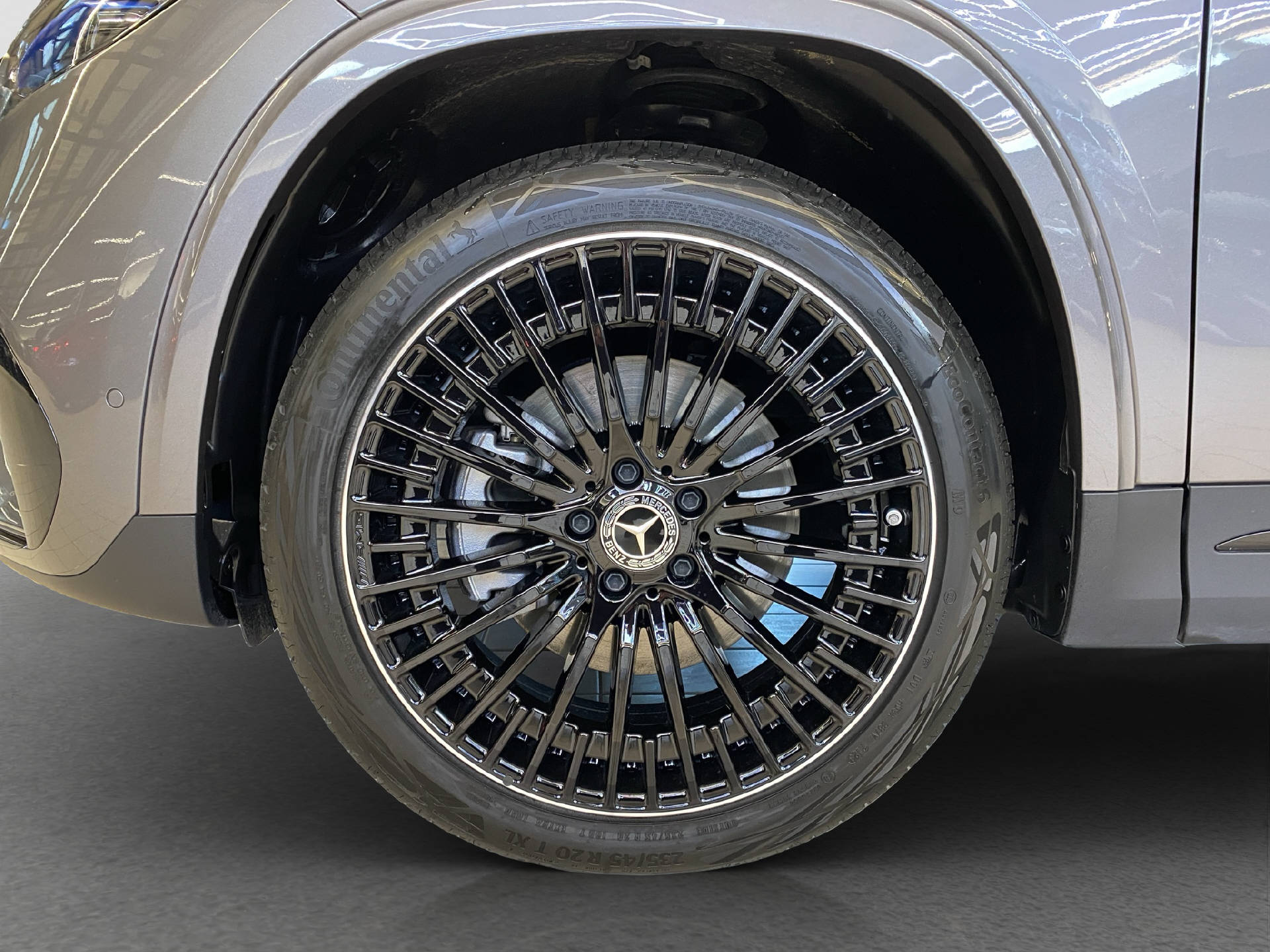 MERCEDES-BENZ EQA 350 Swiss Star AMG Line 4MATIC-image-5