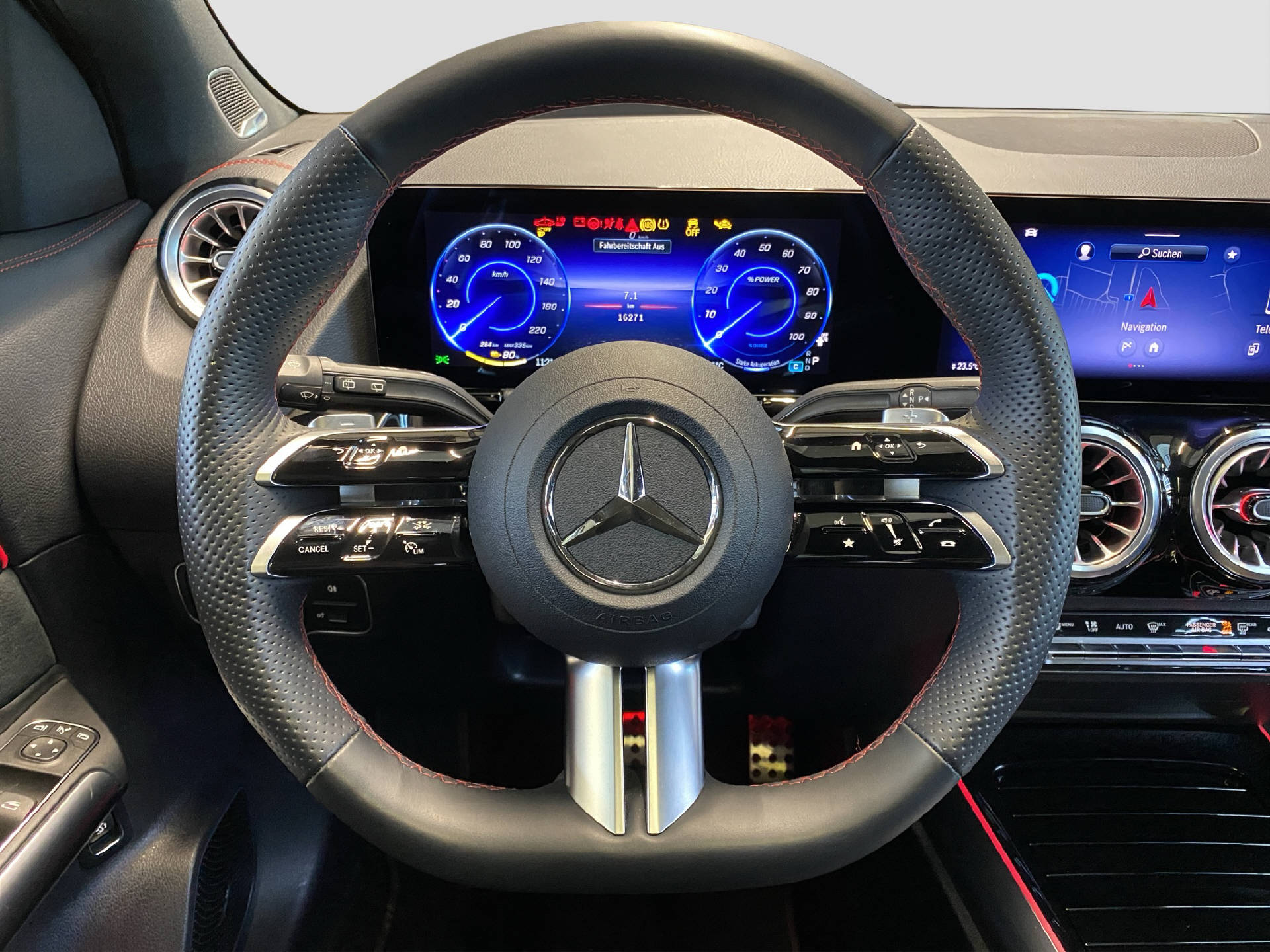 MERCEDES-BENZ EQA 350 Swiss Star AMG Line 4MATIC-image-8