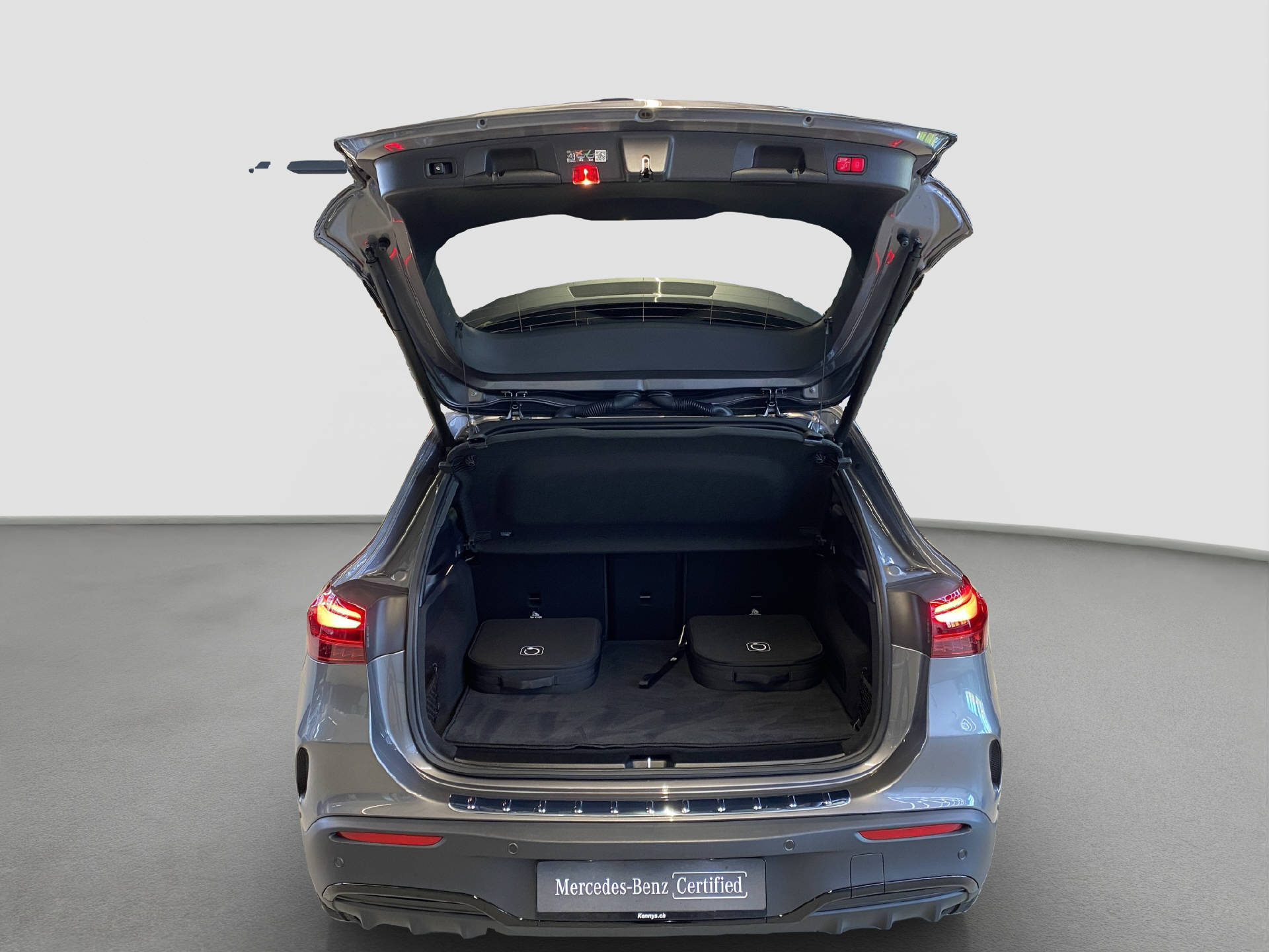 MERCEDES-BENZ EQA 350 Swiss Star AMG Line 4MATIC-image-13