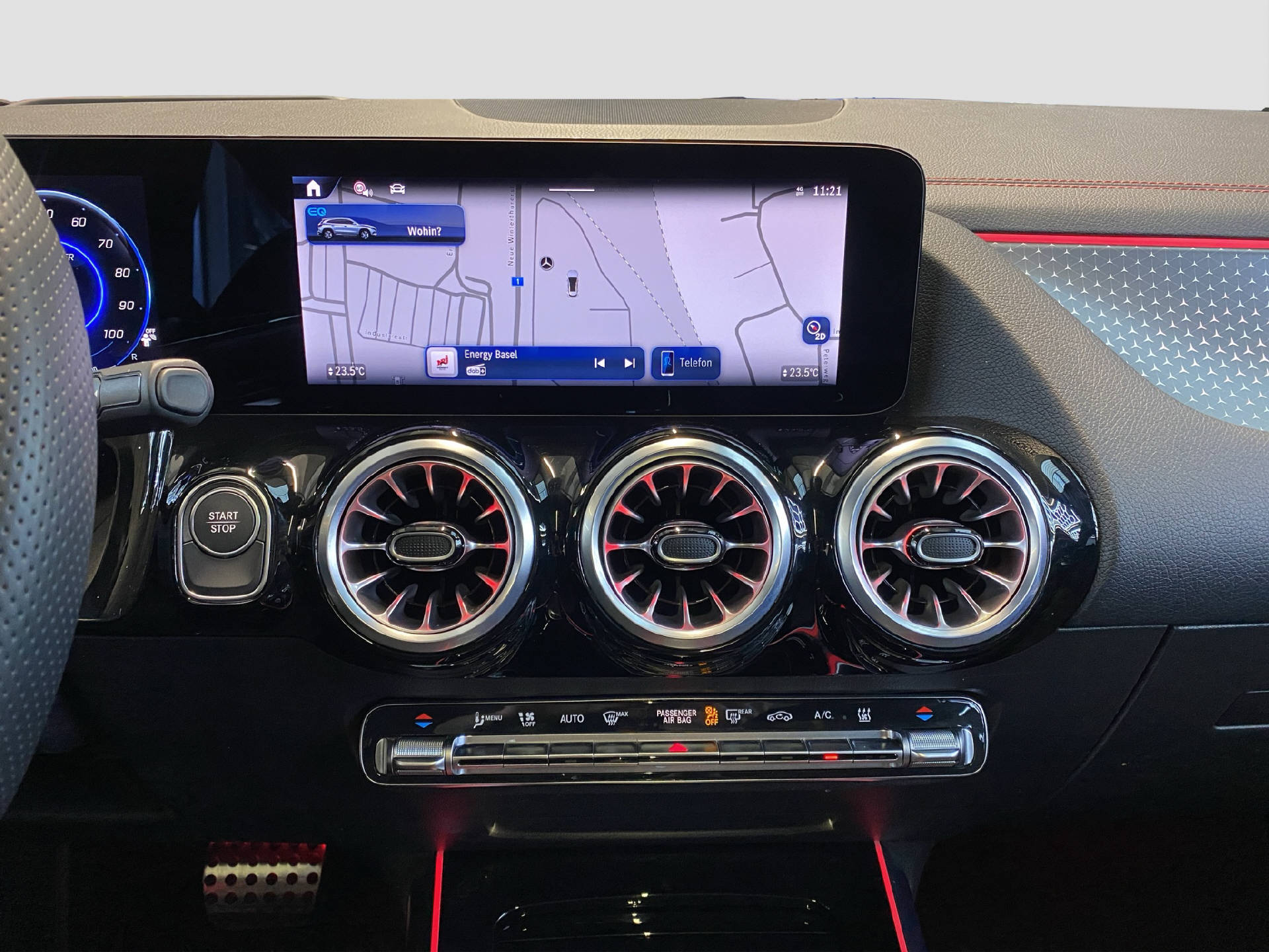 MERCEDES-BENZ EQA 350 Swiss Star AMG Line 4MATIC-image-9