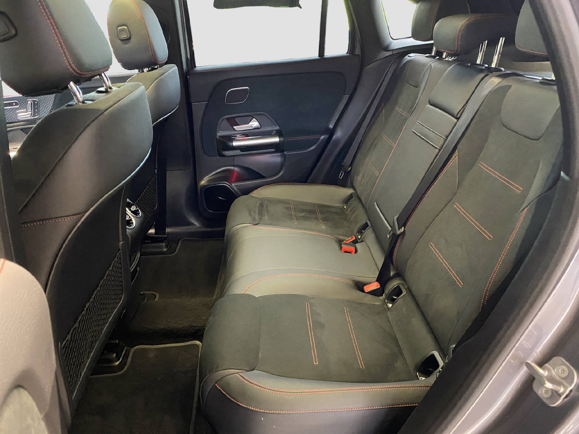 MERCEDES-BENZ EQA 350 Swiss Star AMG Line 4MATIC-image-12