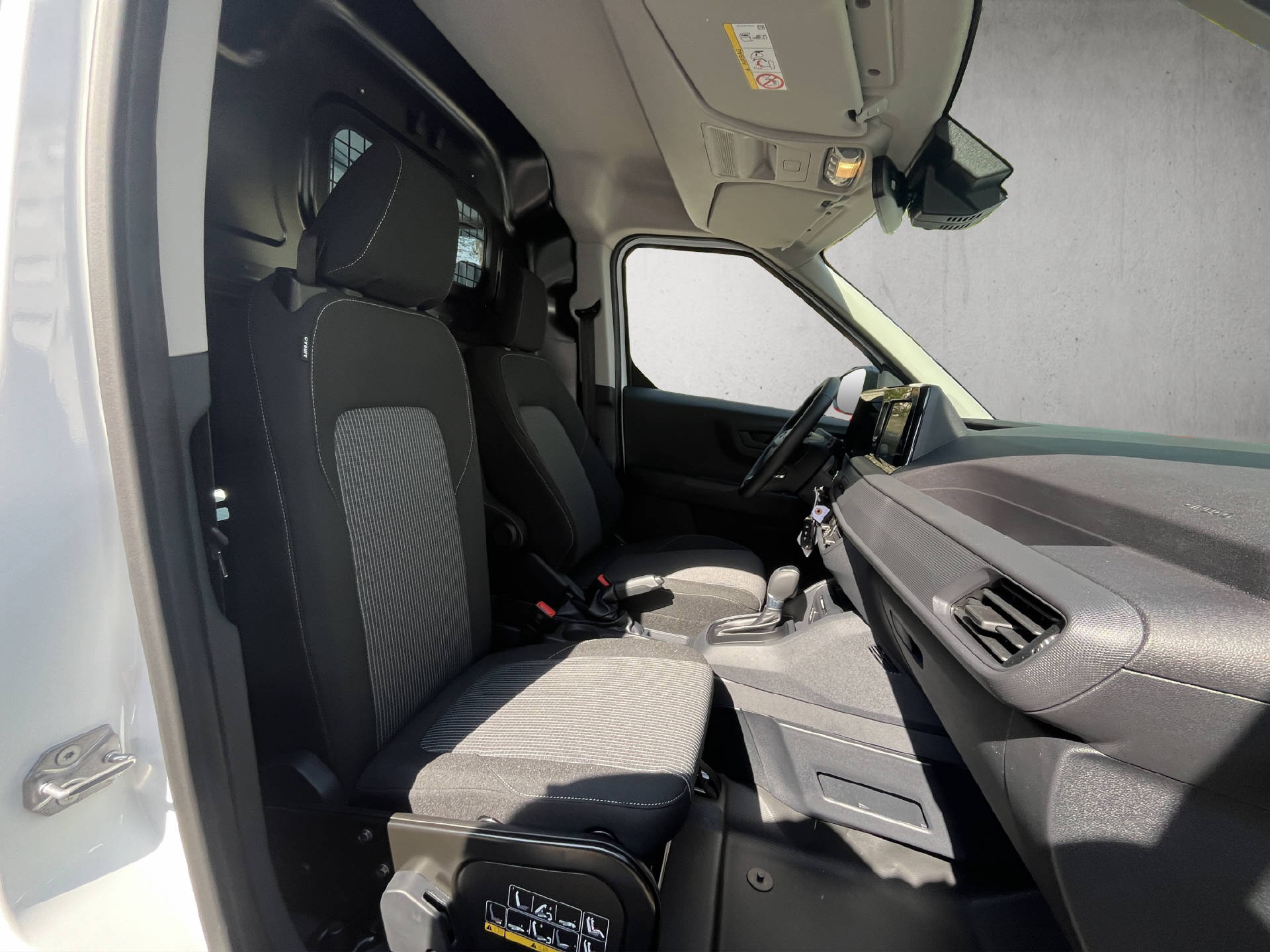 FORD Transit Courier Van 1.0 EcoBoost Trend-image-17
