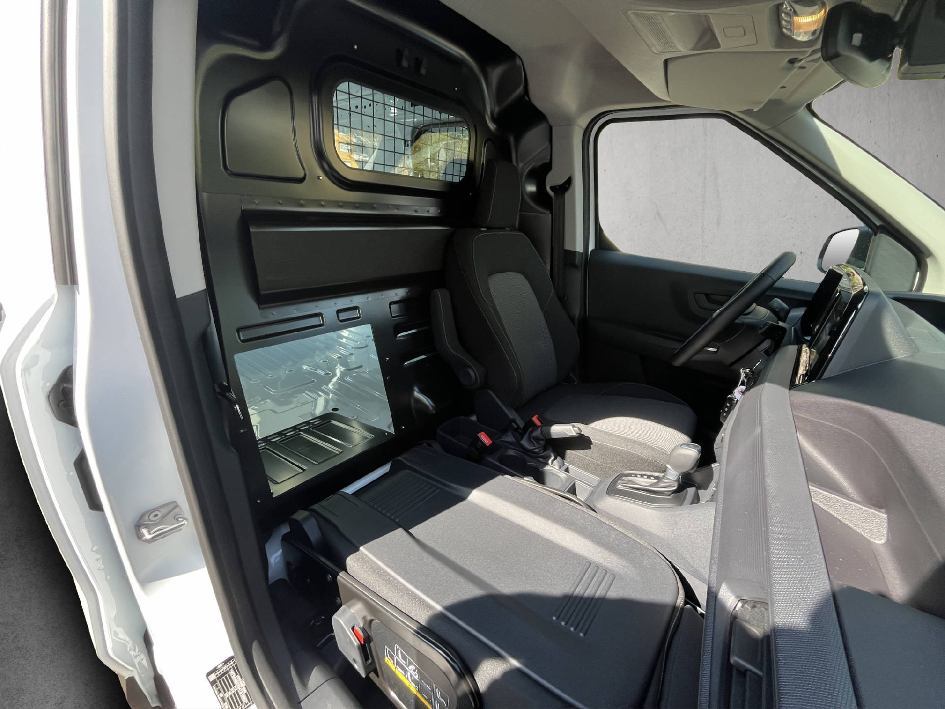 FORD Transit Courier Van 1.0 EcoBoost Trend-image-18