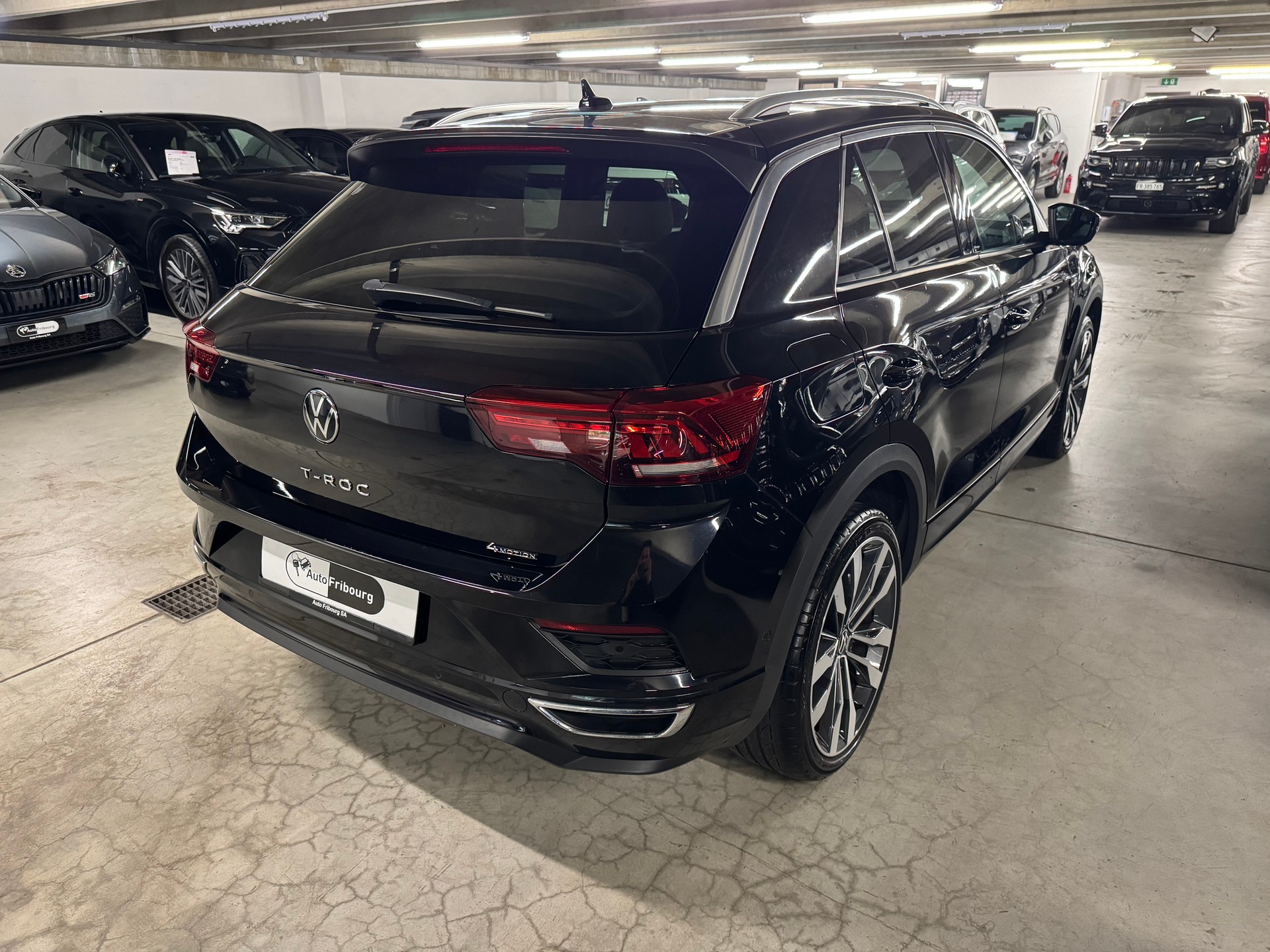 VW T-Roc 2.0 TSI Sport R-Line DSG 4Motion-showroom-element-1