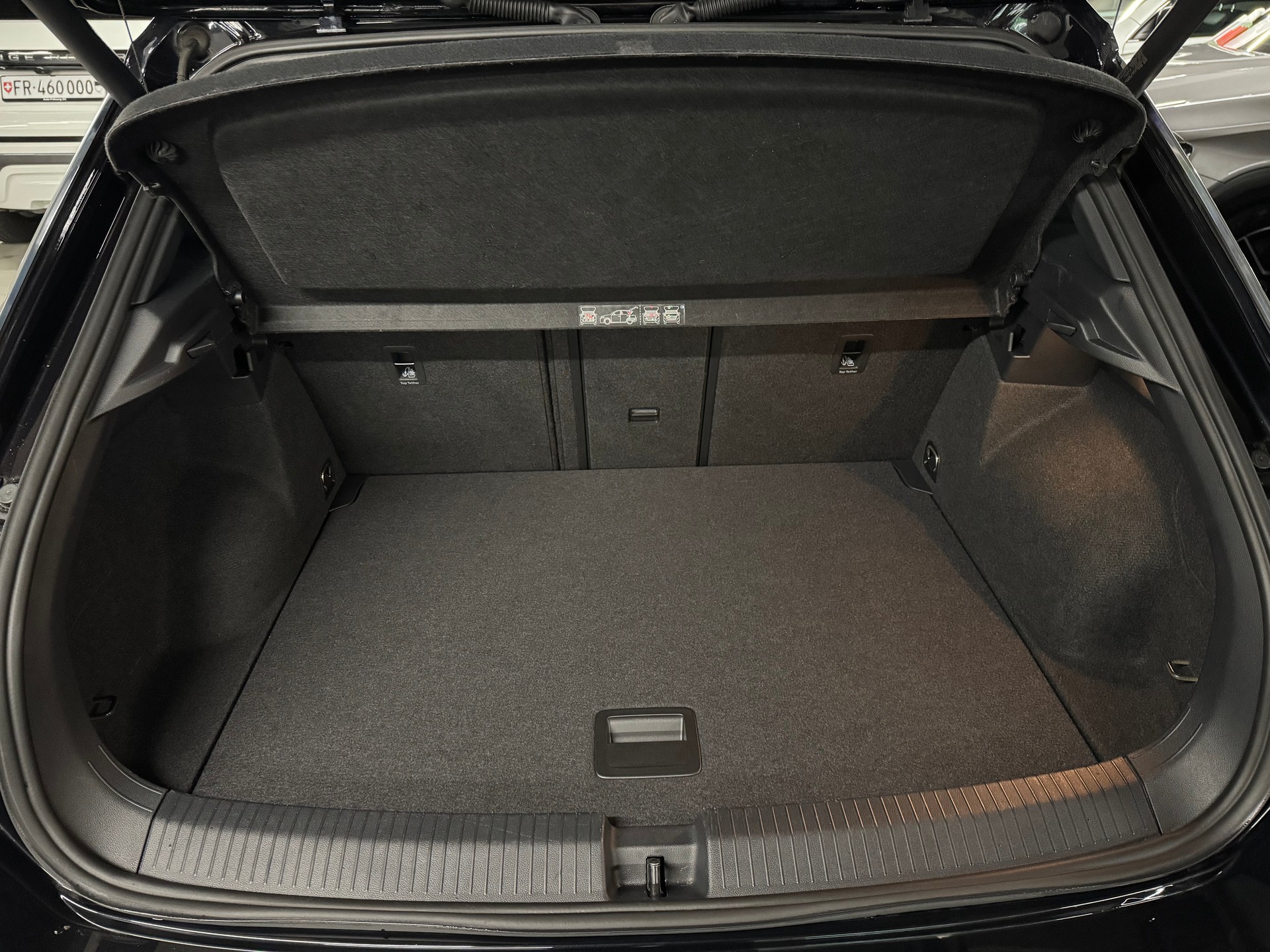 VW T-Roc 2.0 TSI Sport R-Line DSG 4Motion-image-12