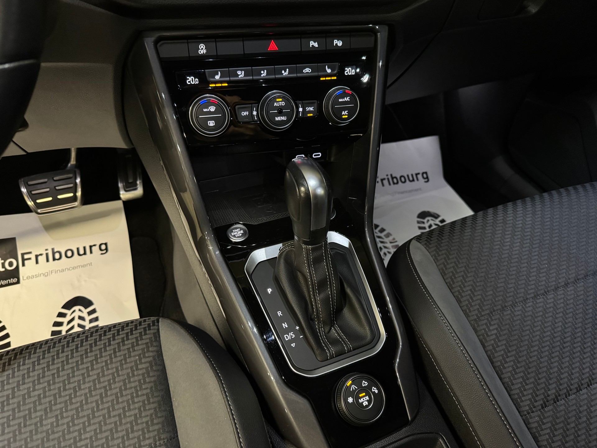 VW T-Roc 2.0 TSI Sport R-Line DSG 4Motion-image-5