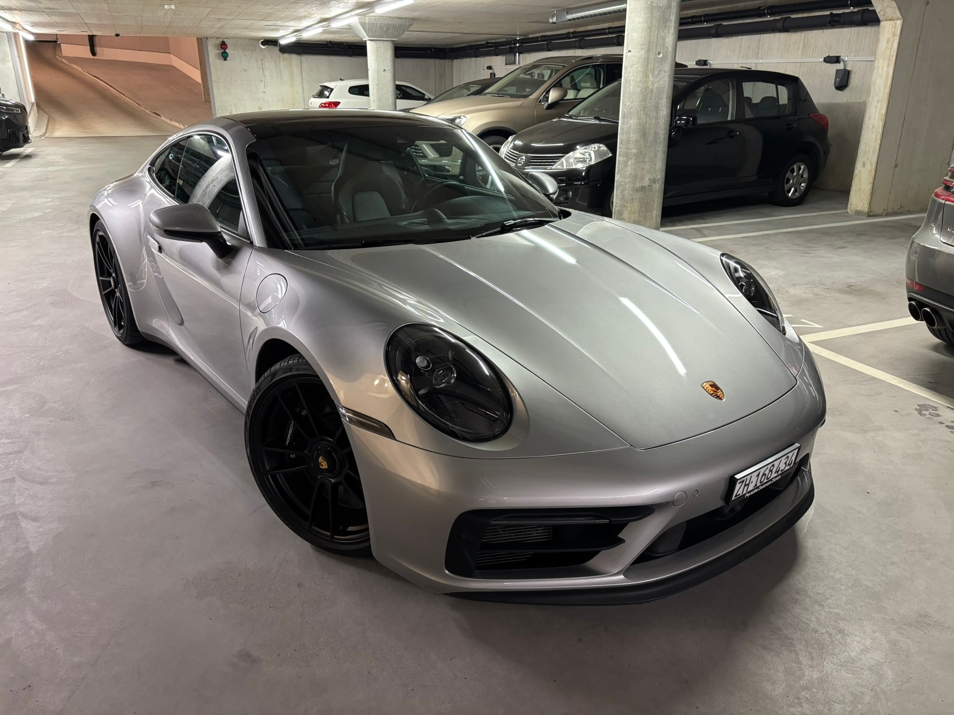 PORSCHE Carrera 4 GTS Lift Glasdach InnoDrive 1. Hand, MFK/Approved/grosse Wartung neu!-image-4