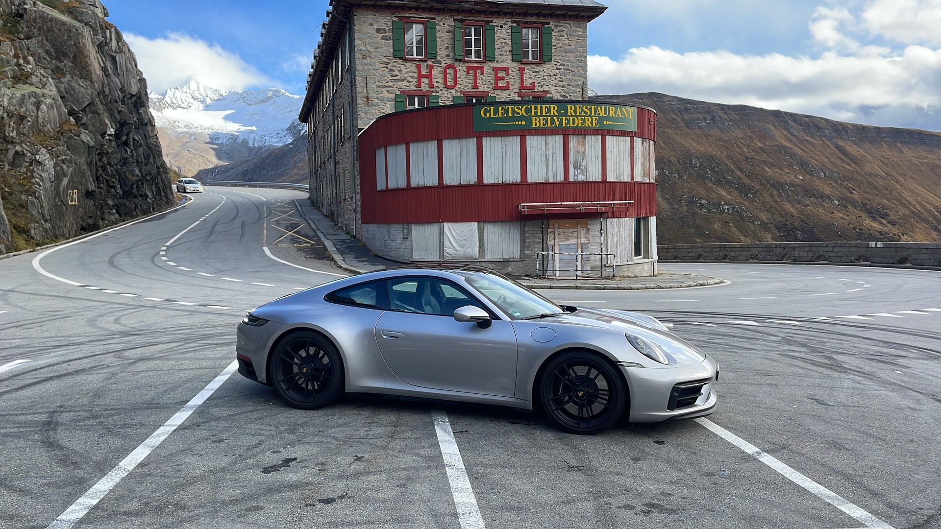 PORSCHE Carrera 4 GTS Lift Glasdach InnoDrive 1. Hand, MFK/Approved/grosse Wartung neu!-image-0