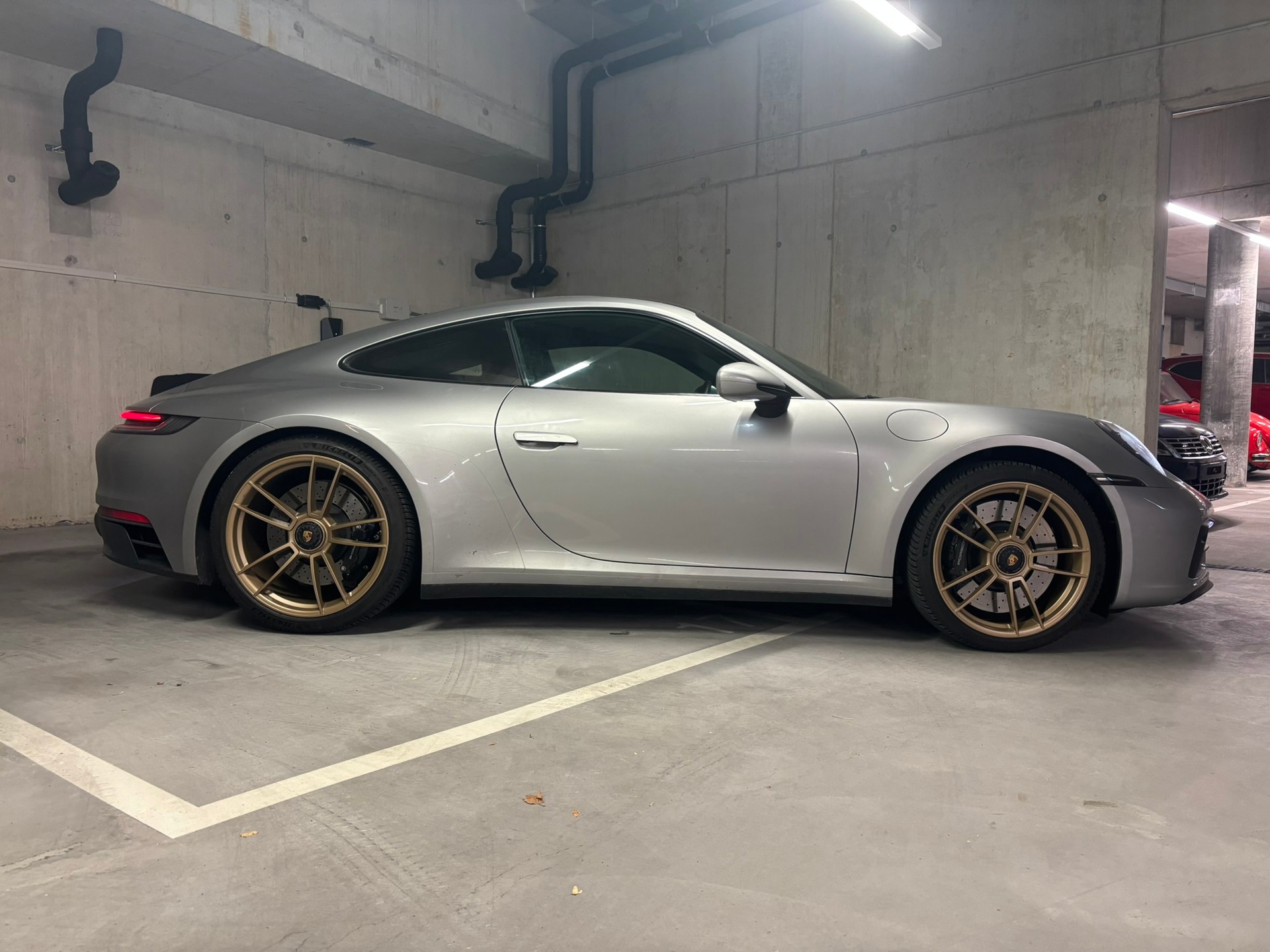 PORSCHE Carrera 4 GTS Lift Glasdach InnoDrive 1. Hand, MFK/Approved/grosse Wartung neu!-image-1