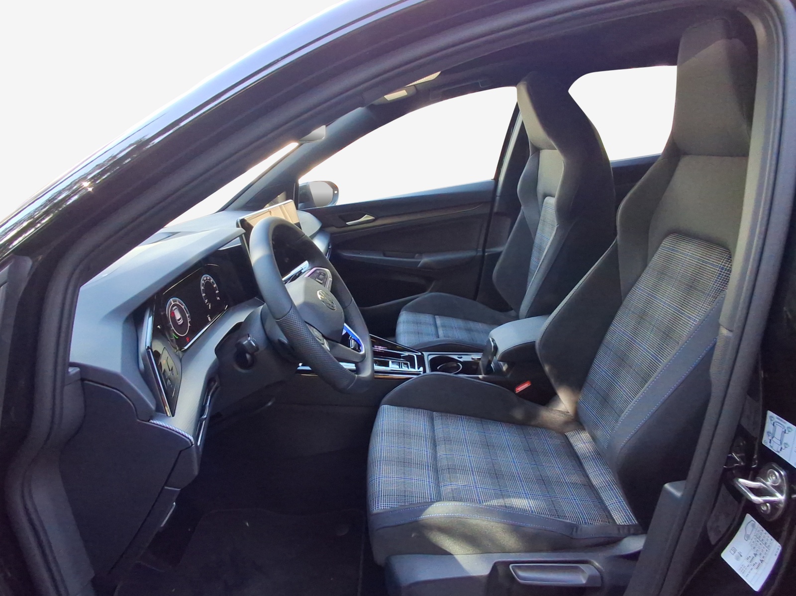 VW Golf 1.5 TSI PHEV GTE-image-7