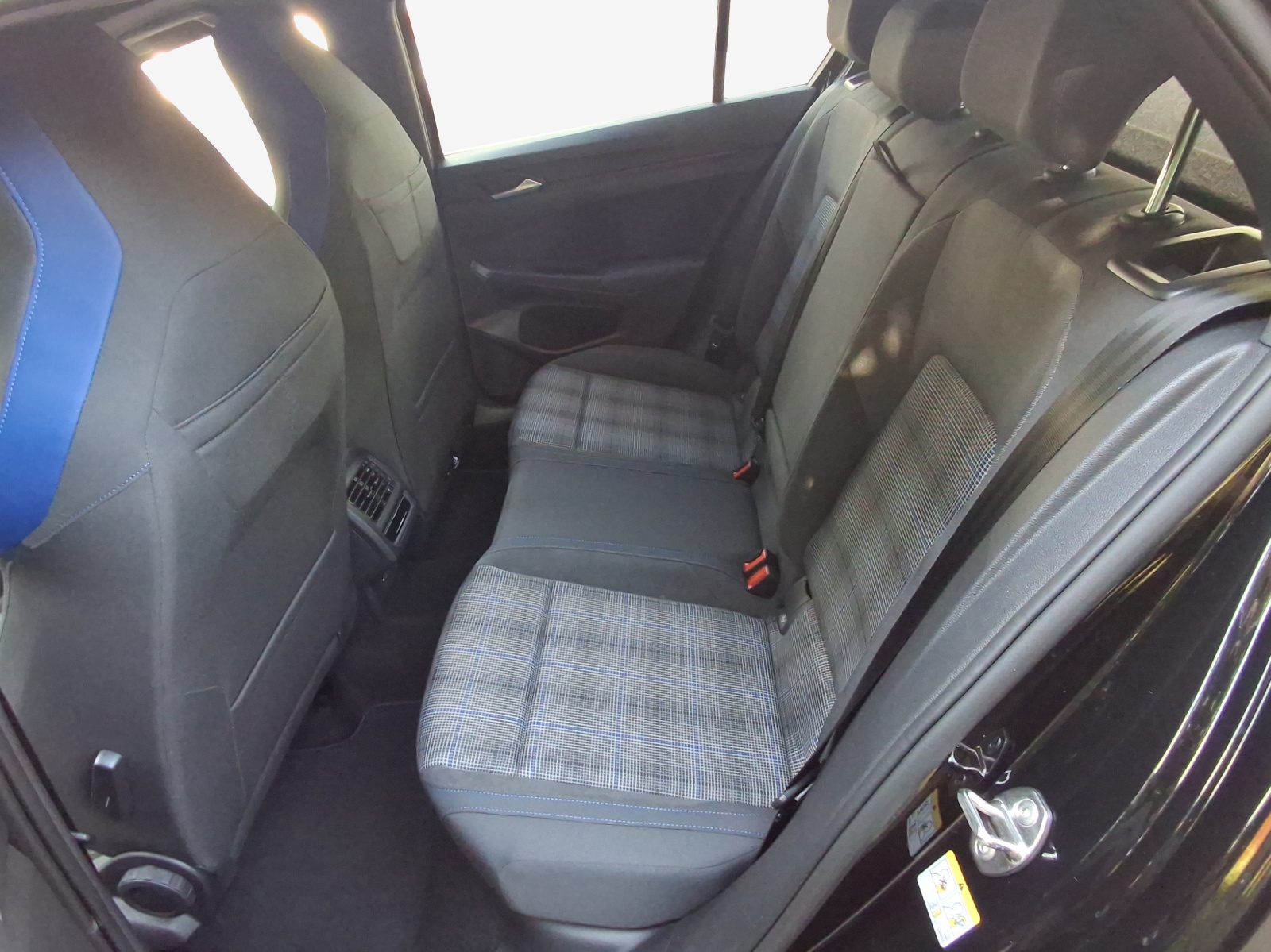 VW Golf 1.5 TSI PHEV GTE-image-11
