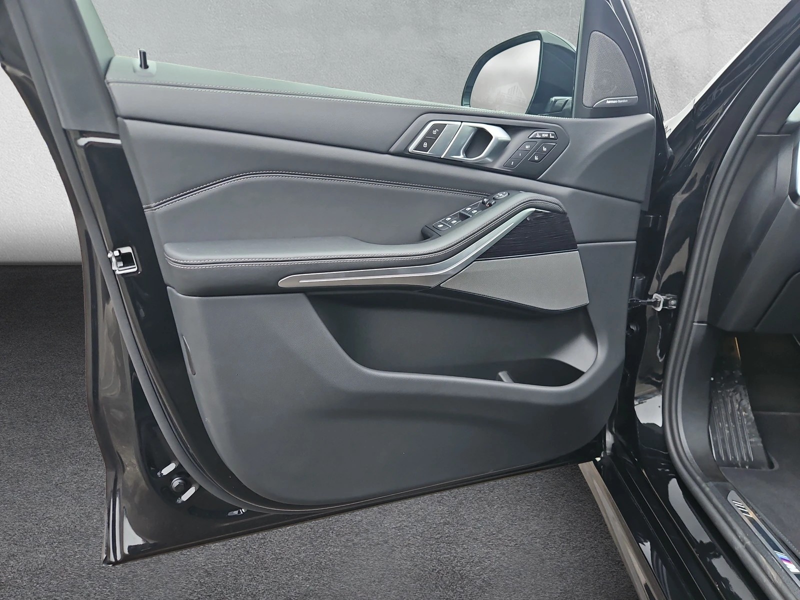 BMW X7 xDrive 48V 40d M Sport Pro Steptronic-image-16