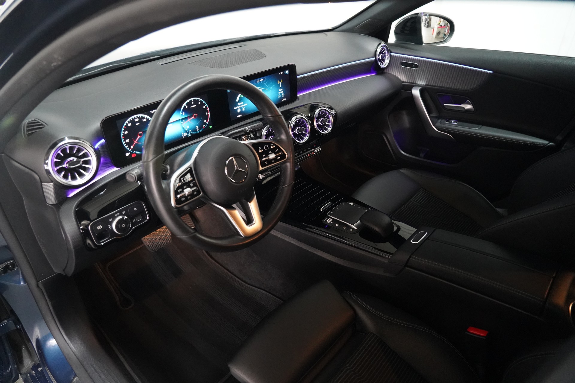 MERCEDES-BENZ A 180 Night Star 7G-DCT-image-9