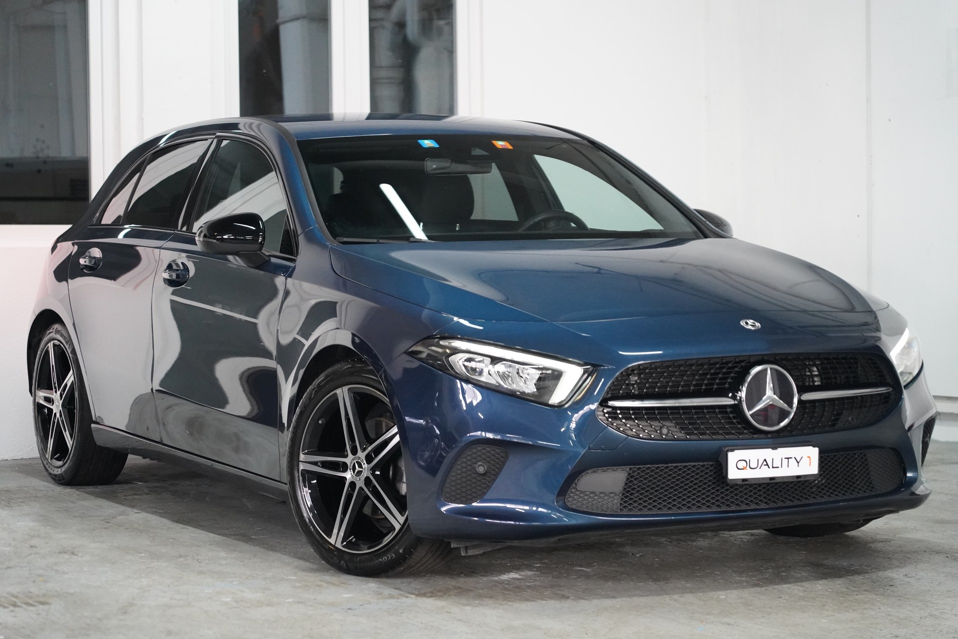 MERCEDES-BENZ A 180 Night Star 7G-DCT