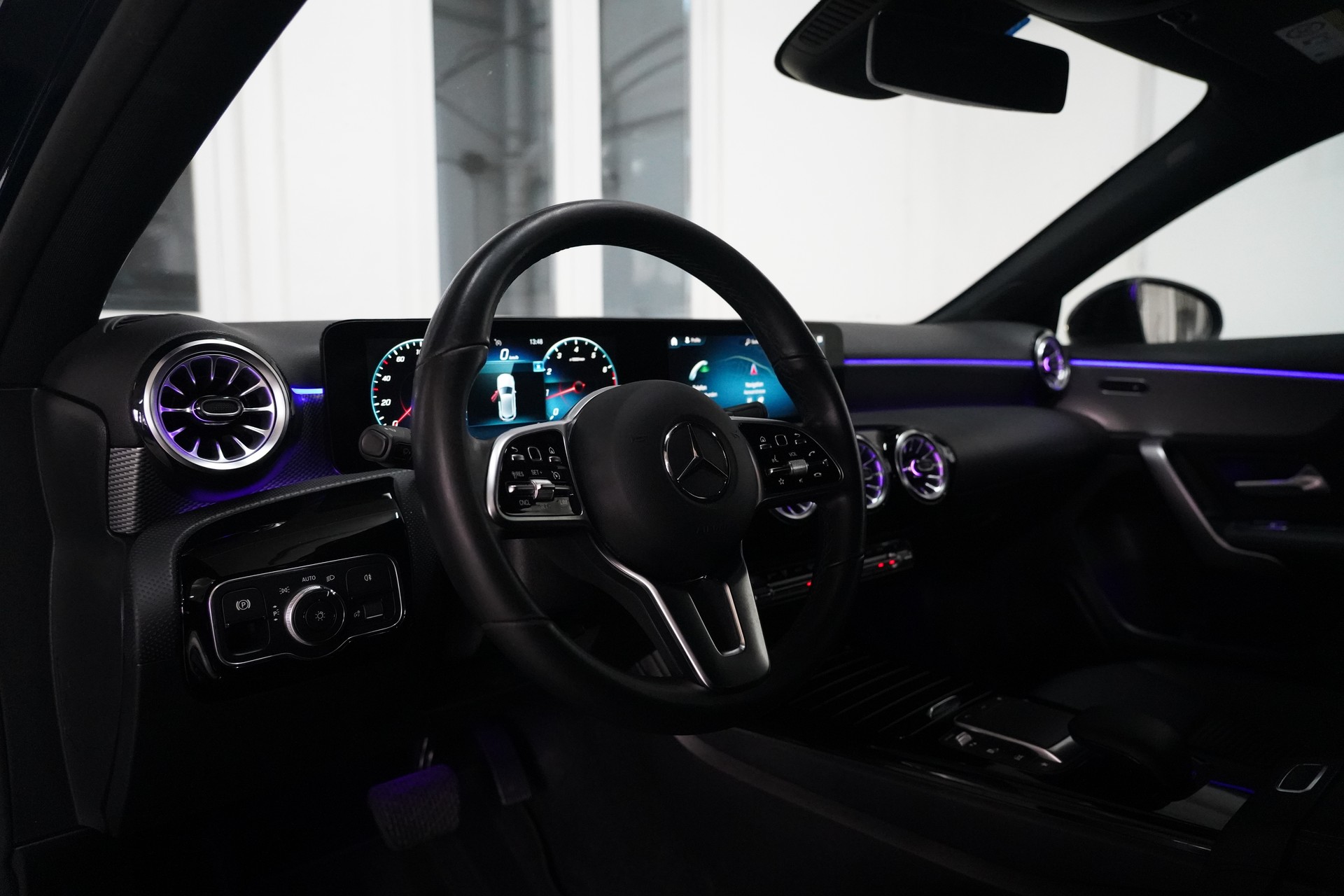 MERCEDES-BENZ A 180 Night Star 7G-DCT-image-10