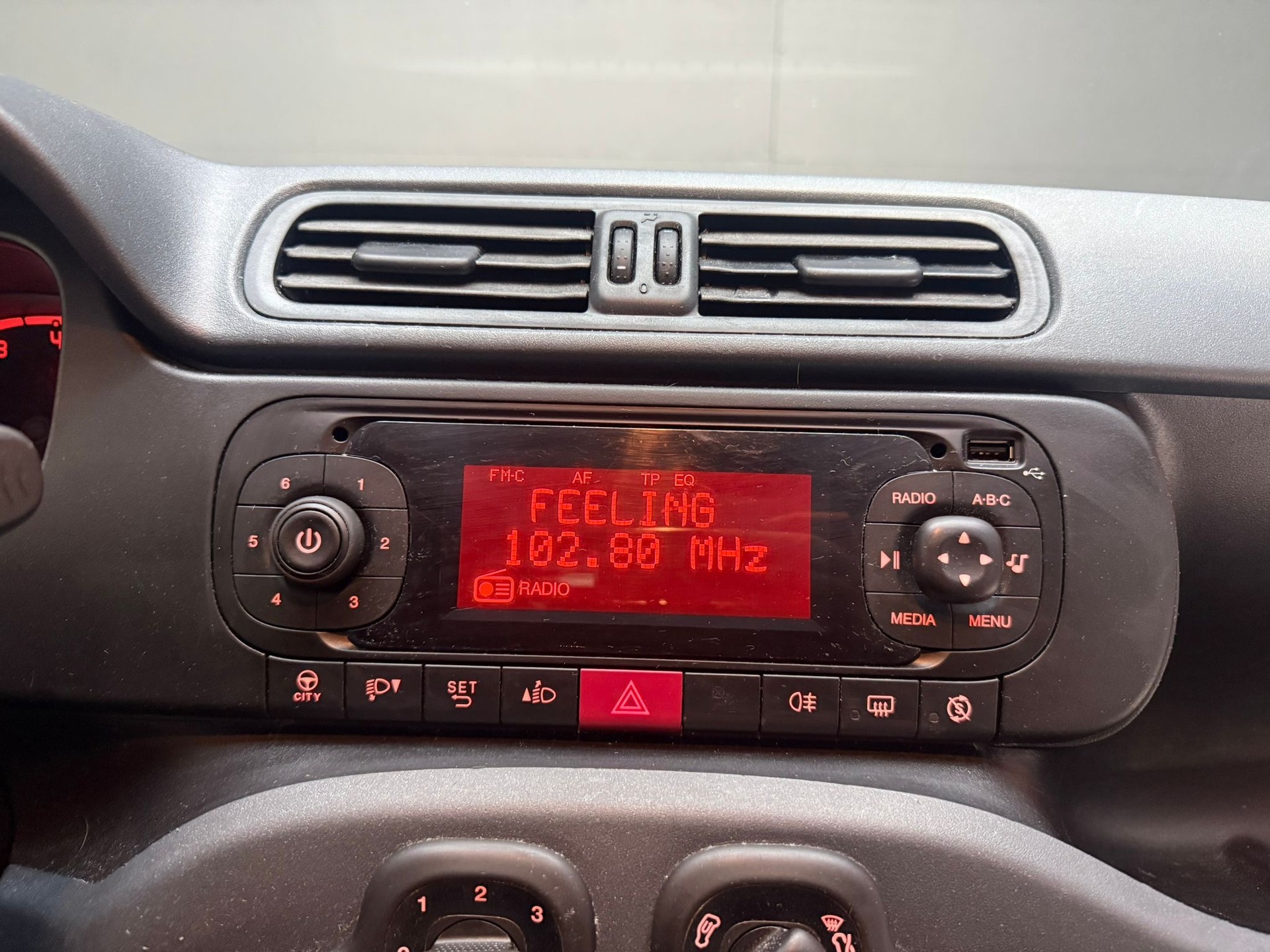 FIAT Panda 1.2 Lounge mit Pizzaofen integriert-image-10