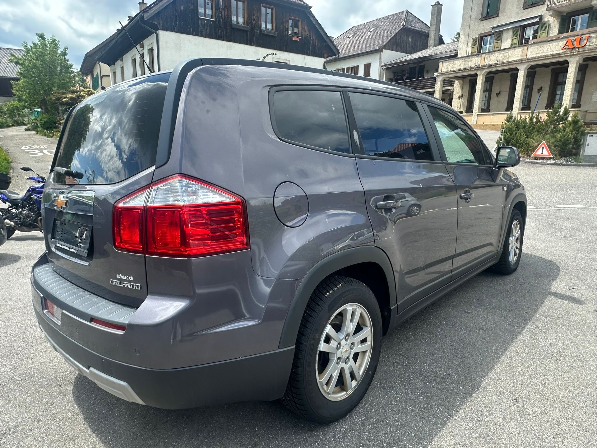 CHEVROLET Orlando 2.0 VCDi LS-image-6