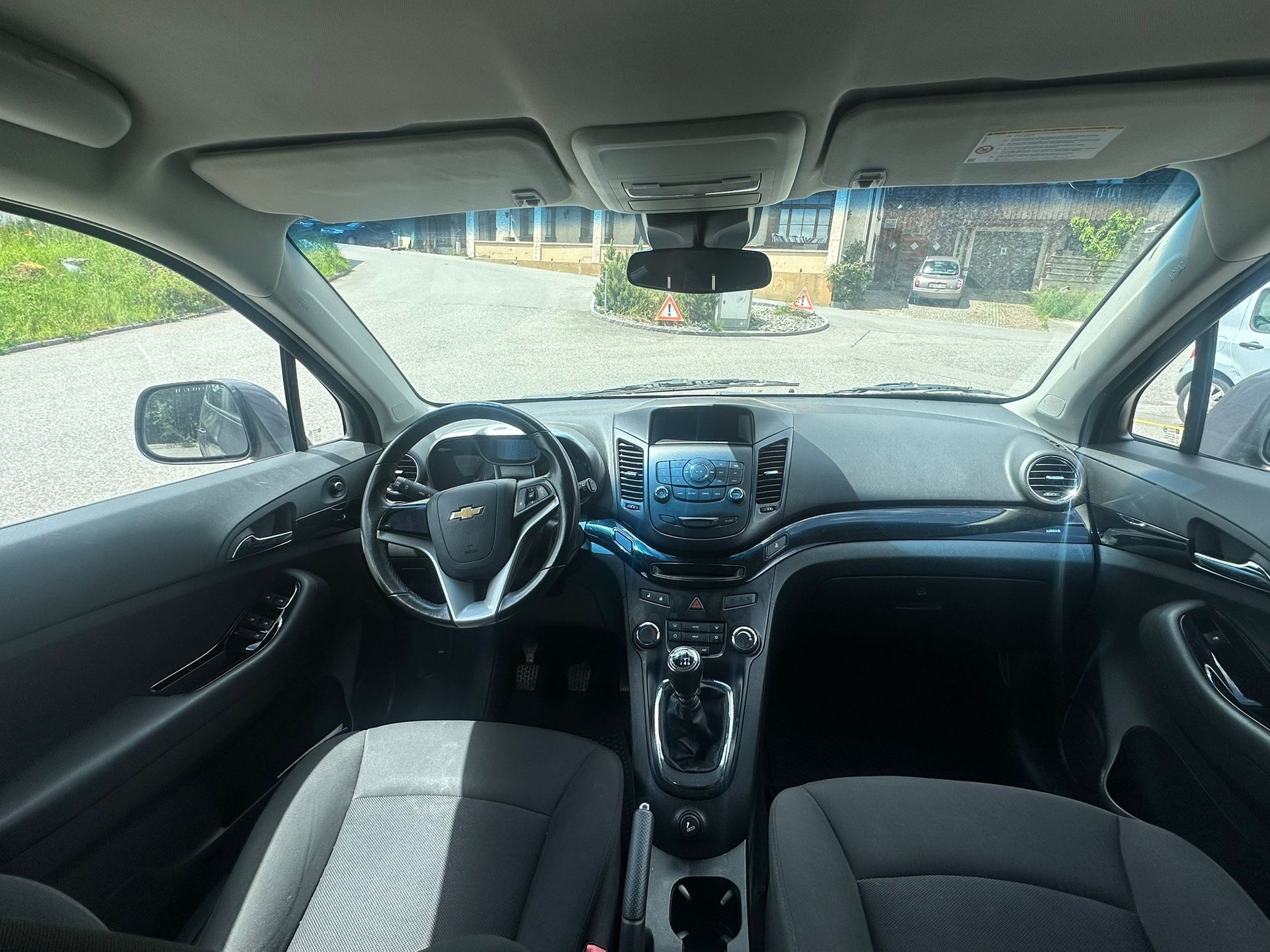 CHEVROLET Orlando 2.0 VCDi LS-image-4