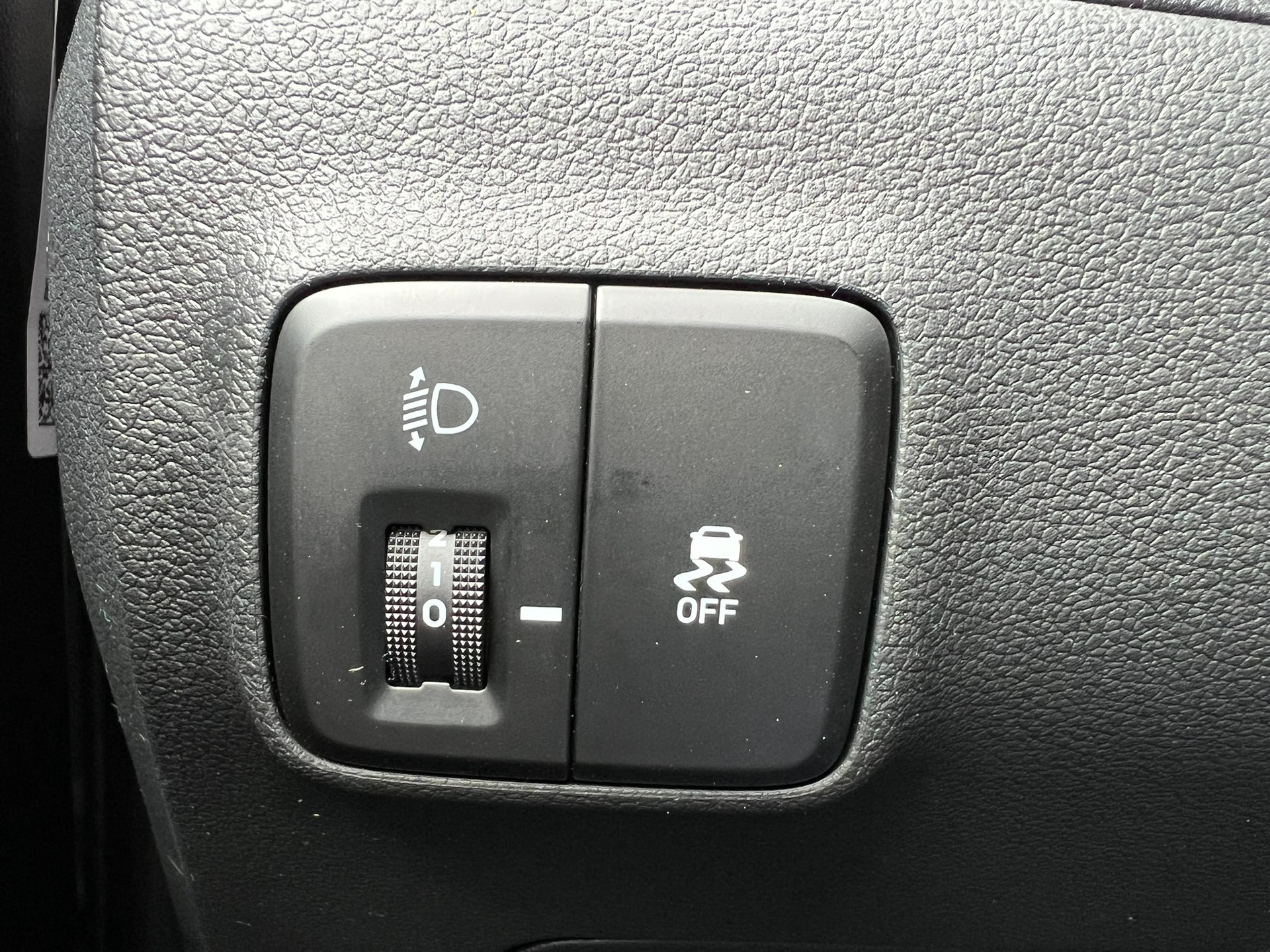 HYUNDAI i10 1.2 Amplia-image-16