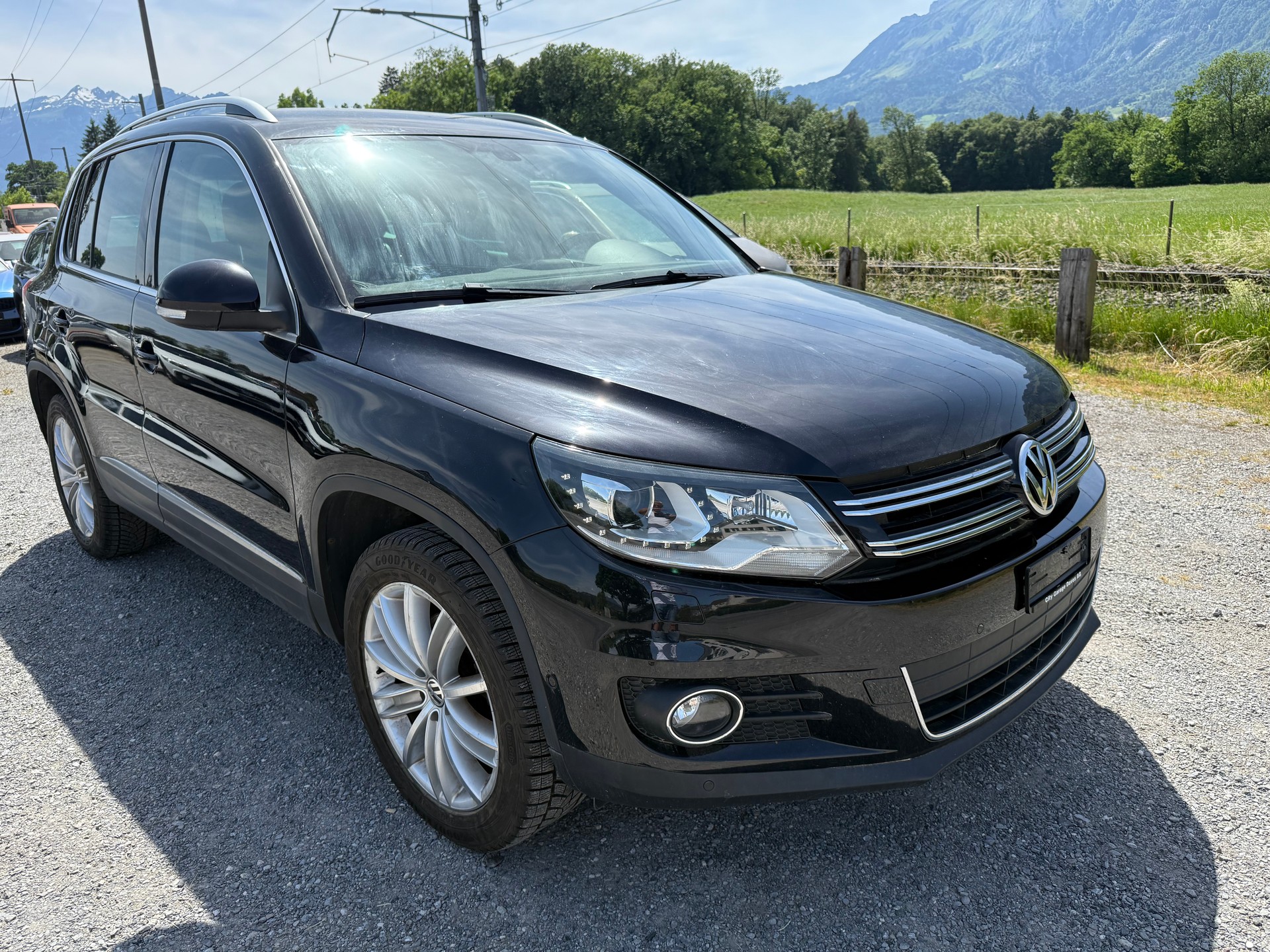 VW Tiguan 2.0 TDI BlueMotion Sport 4Motion DSG-image-6