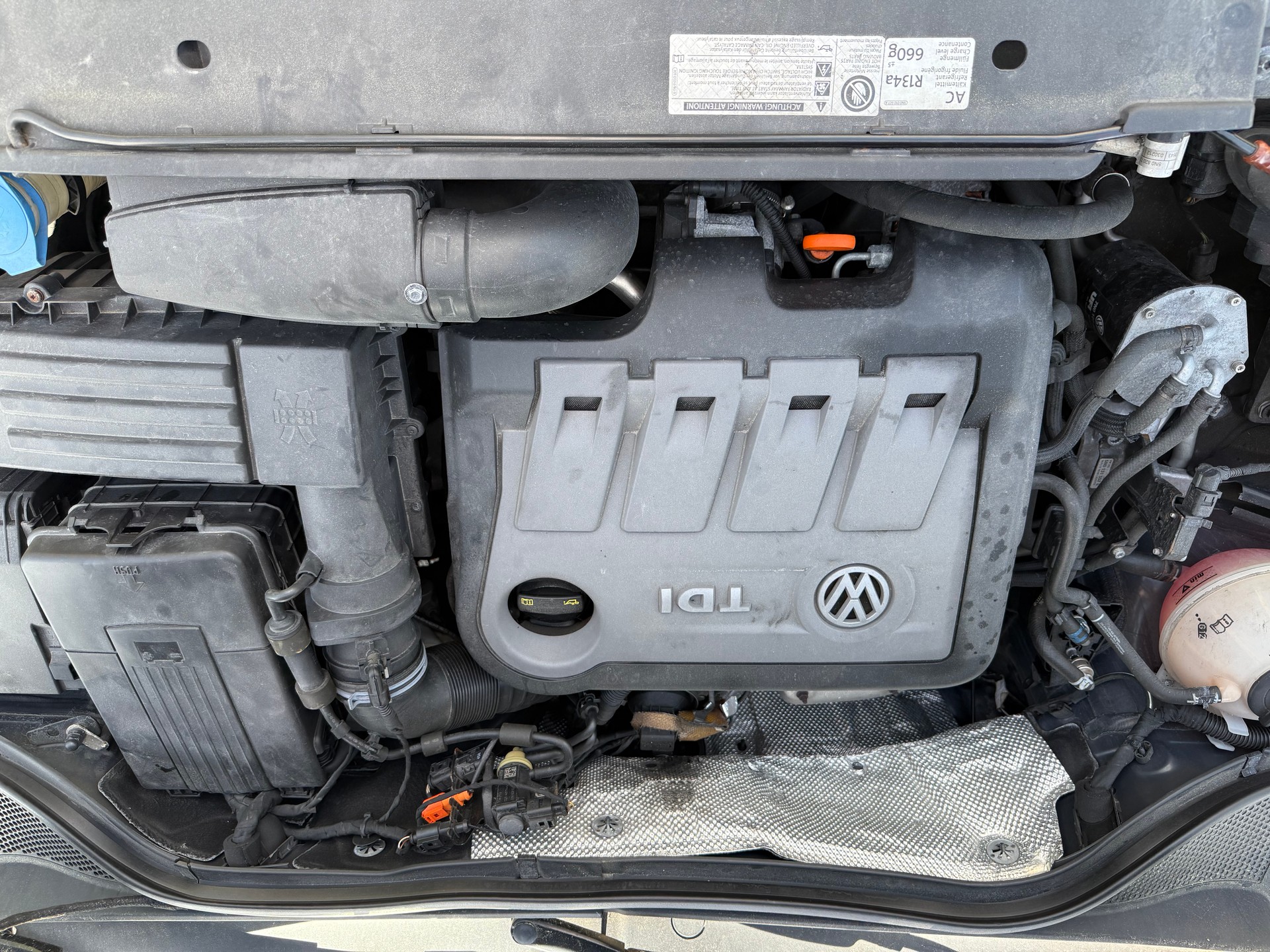 VW Tiguan 2.0 TDI BlueMotion Sport 4Motion DSG-image-12