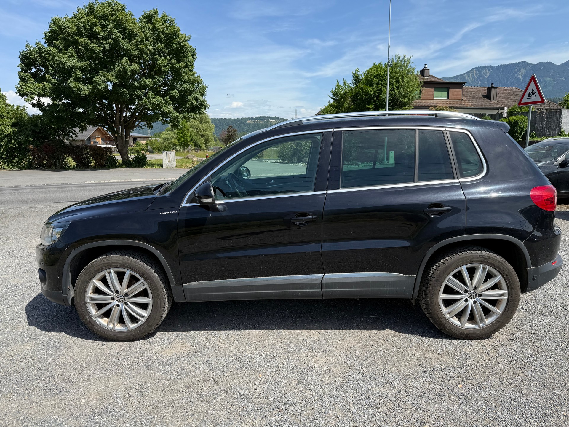 VW Tiguan 2.0 TDI BlueMotion Sport 4Motion DSG-image-1