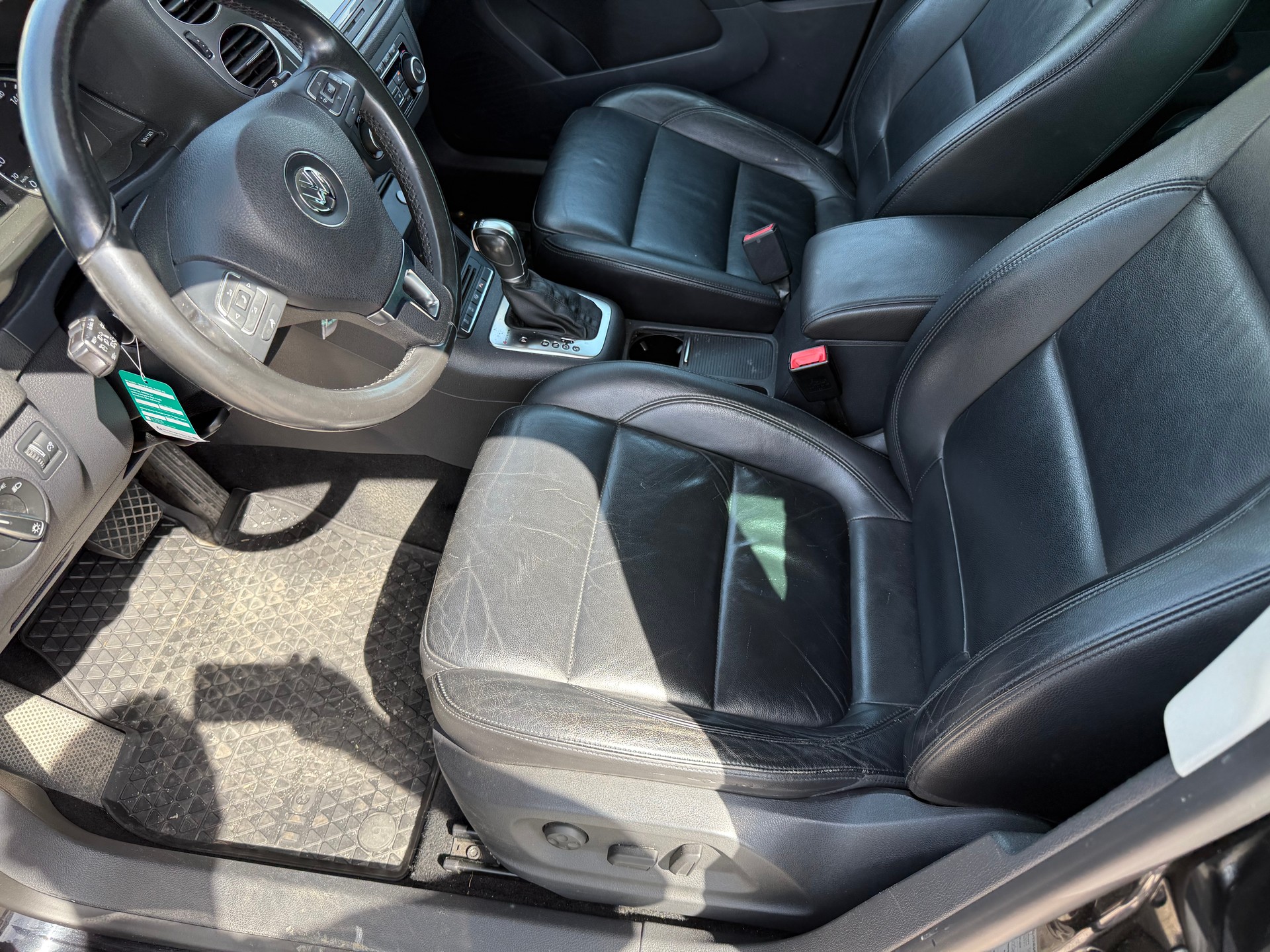 VW Tiguan 2.0 TDI BlueMotion Sport 4Motion DSG-image-8
