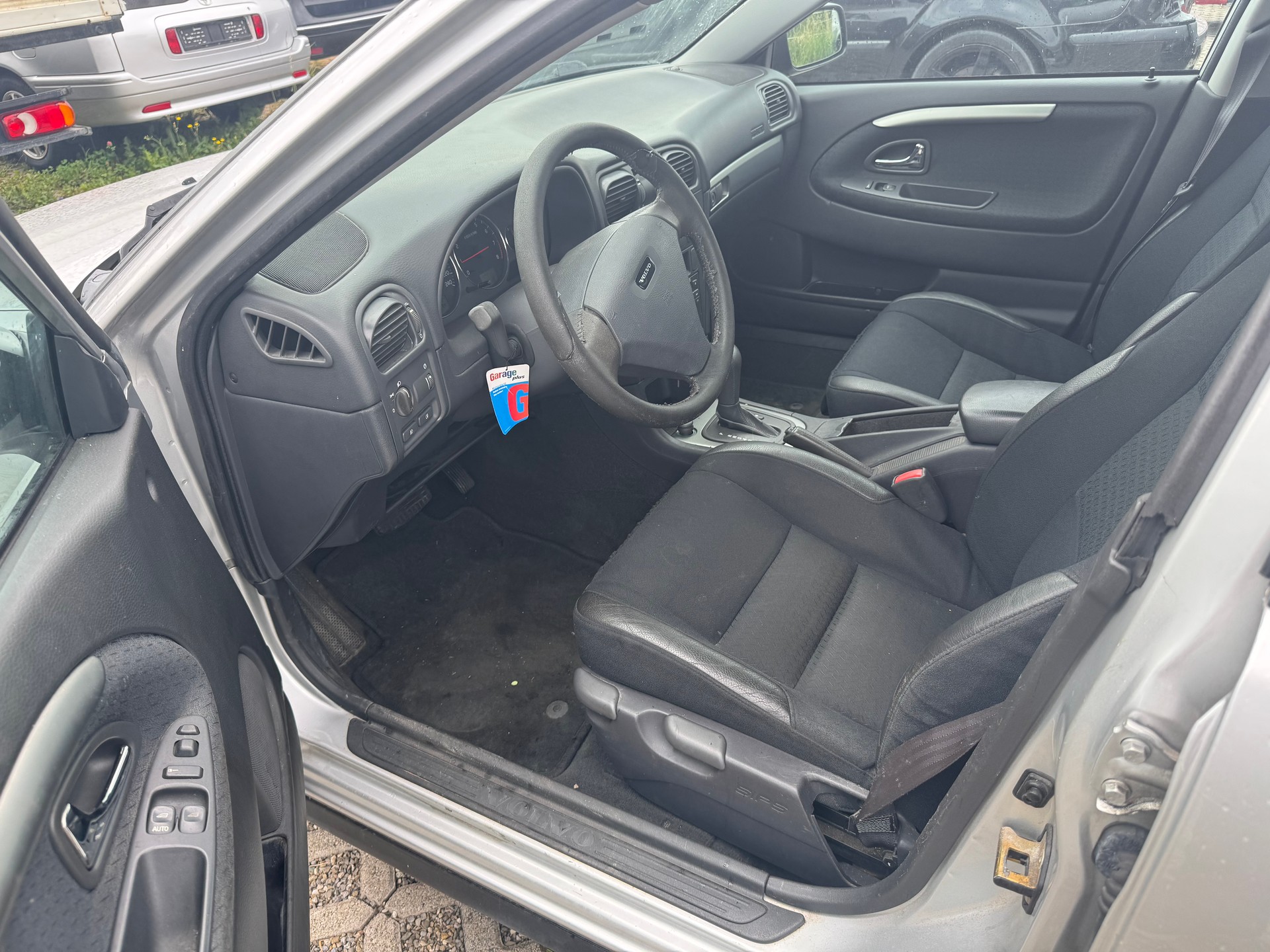 VOLVO S40 1.8-image-8