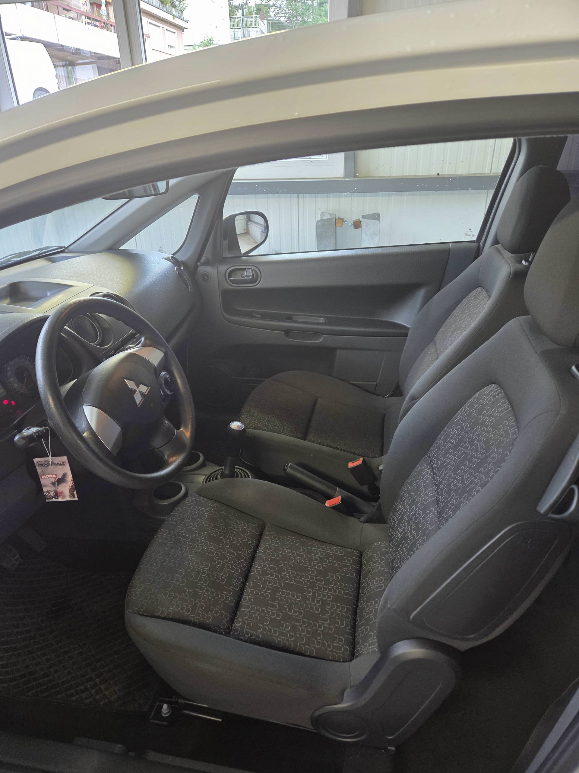 MITSUBISHI Colt 1.1 12V Super Jubilé-image-4