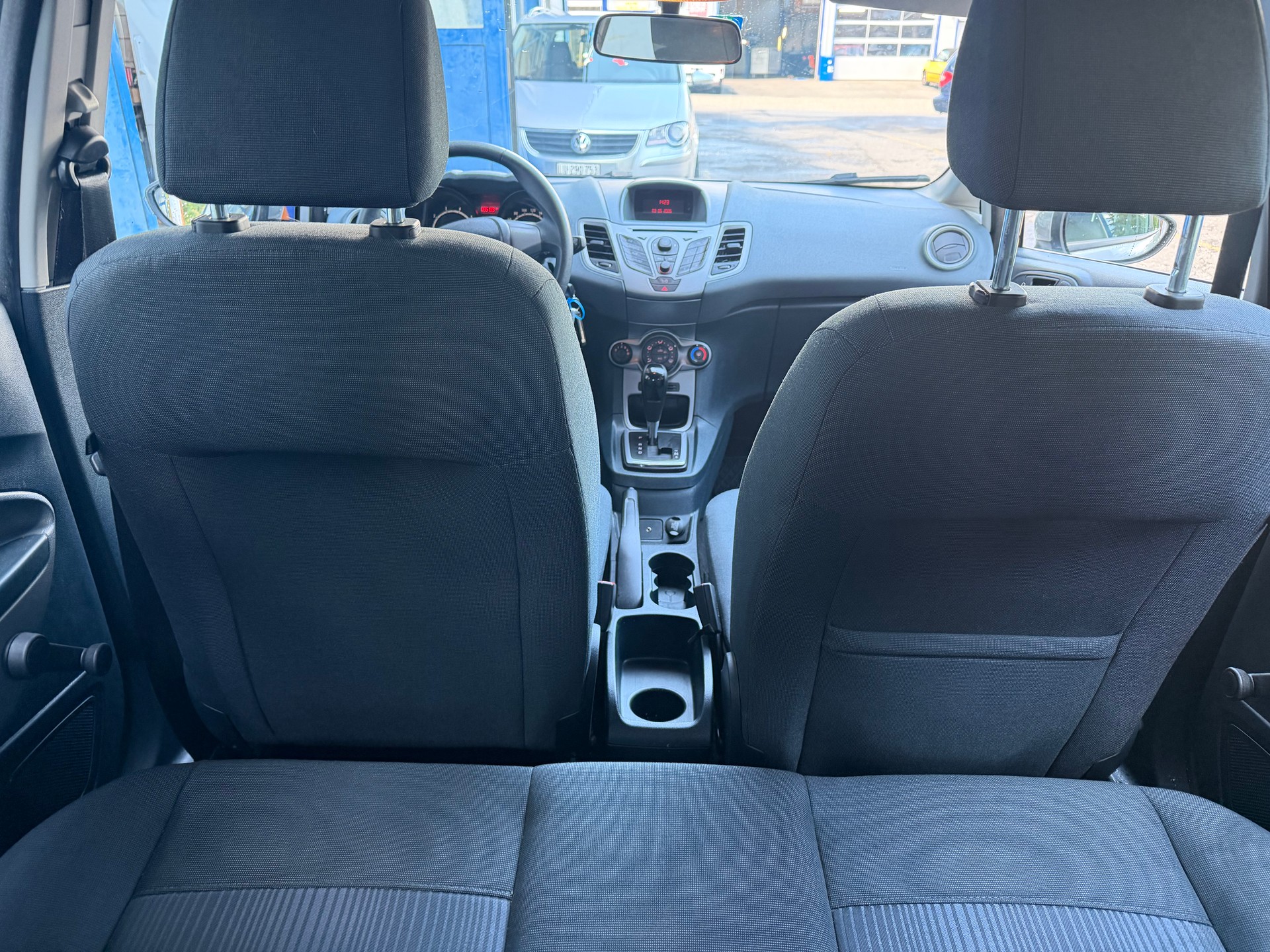 FORD Fiesta 1.4 16V Titanium Automatic-image-1