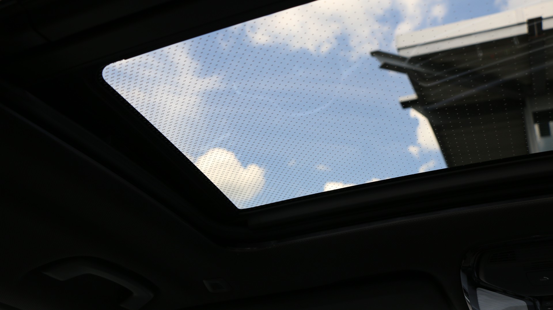 BMW X5 xDrive M50i-image-28