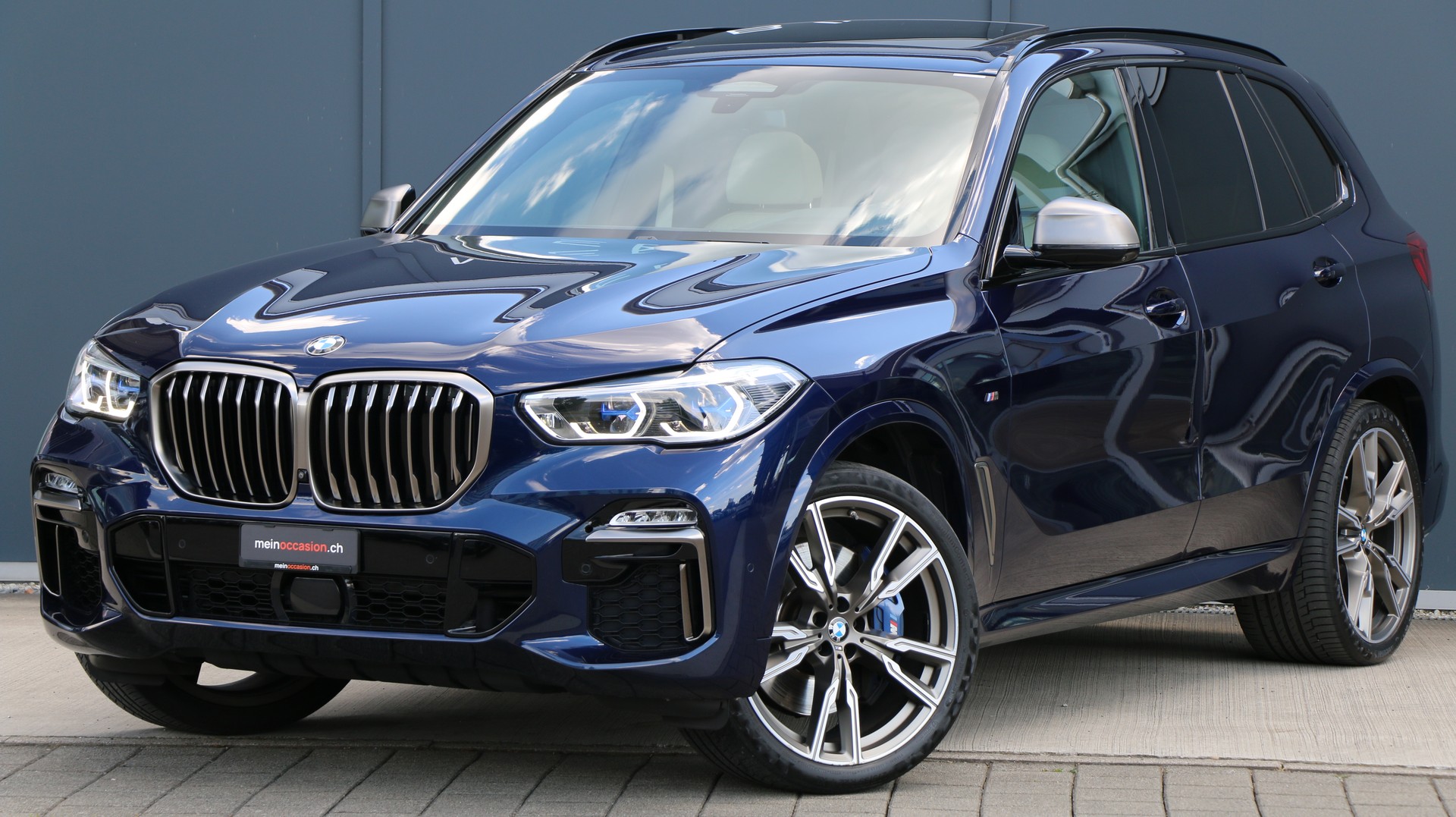 BMW X5 xDrive M50i-image-0