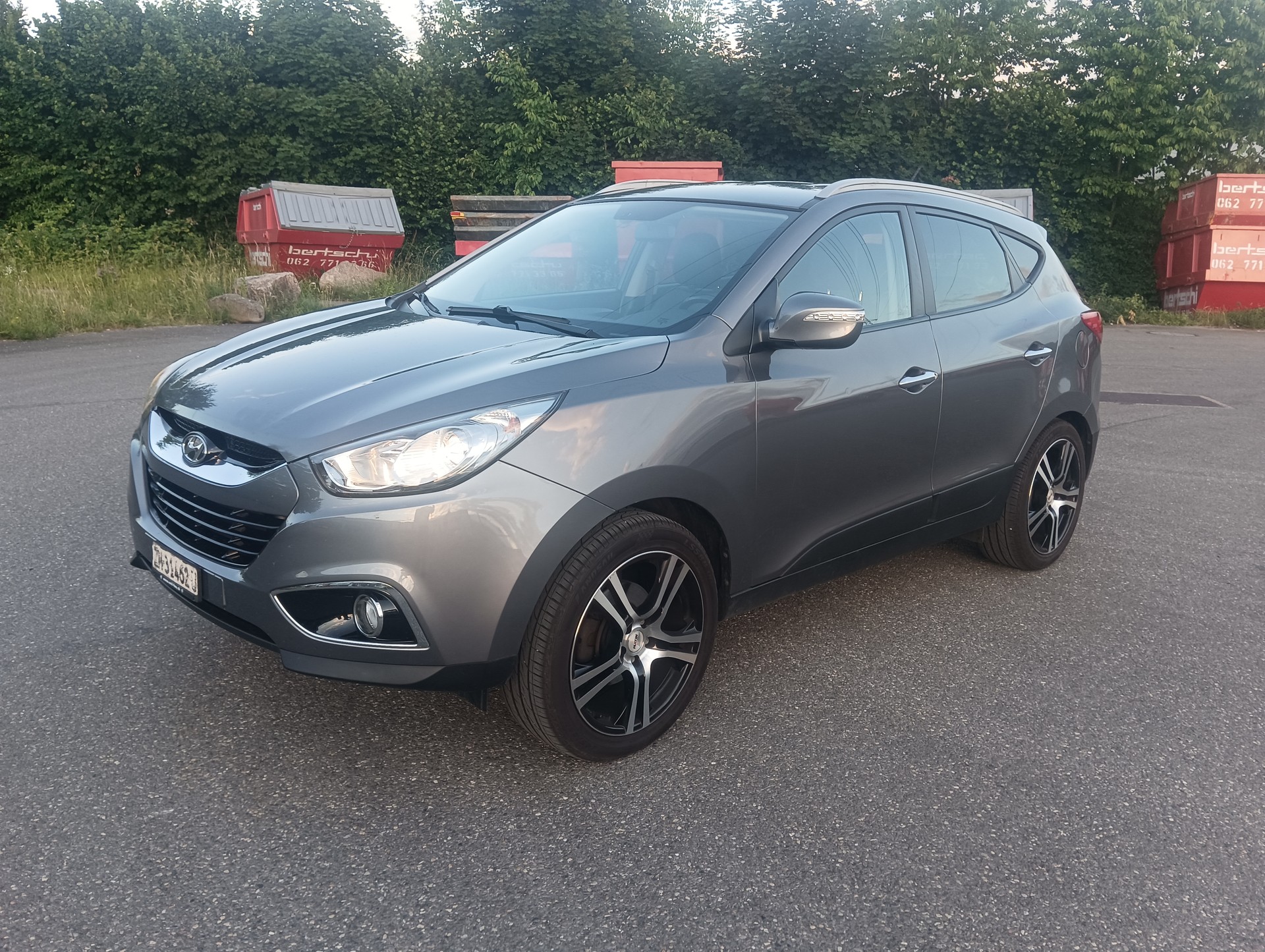 HYUNDAI iX 35 2.0 CRDi Premium 4WD Automatic-image-1