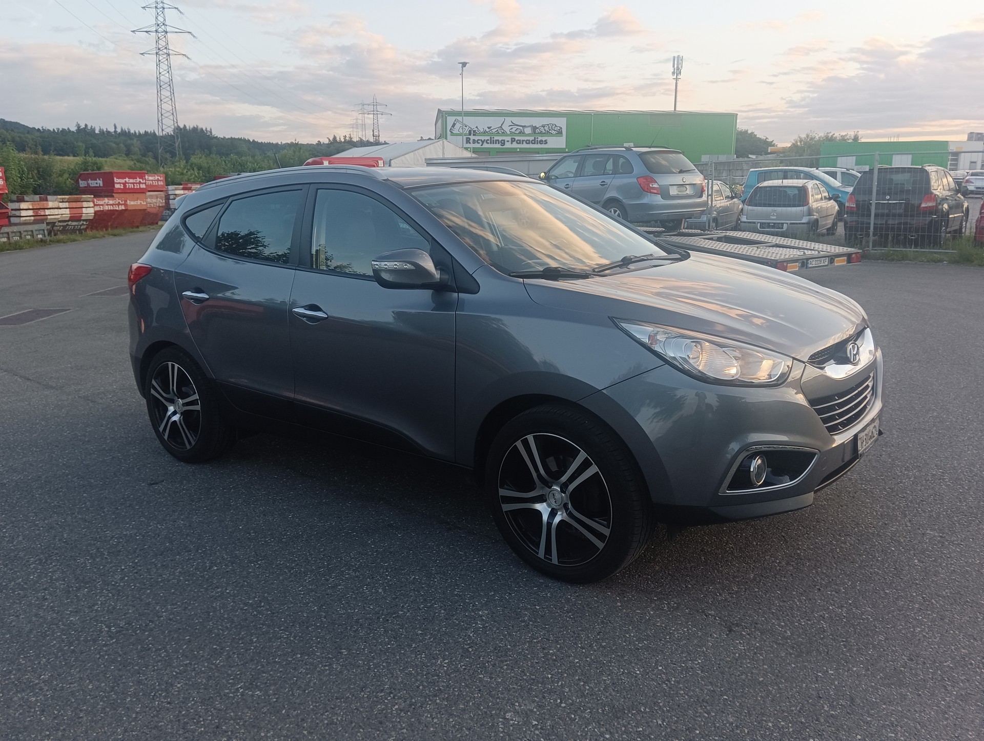 HYUNDAI iX 35 2.0 CRDi Premium 4WD Automatic-image-7