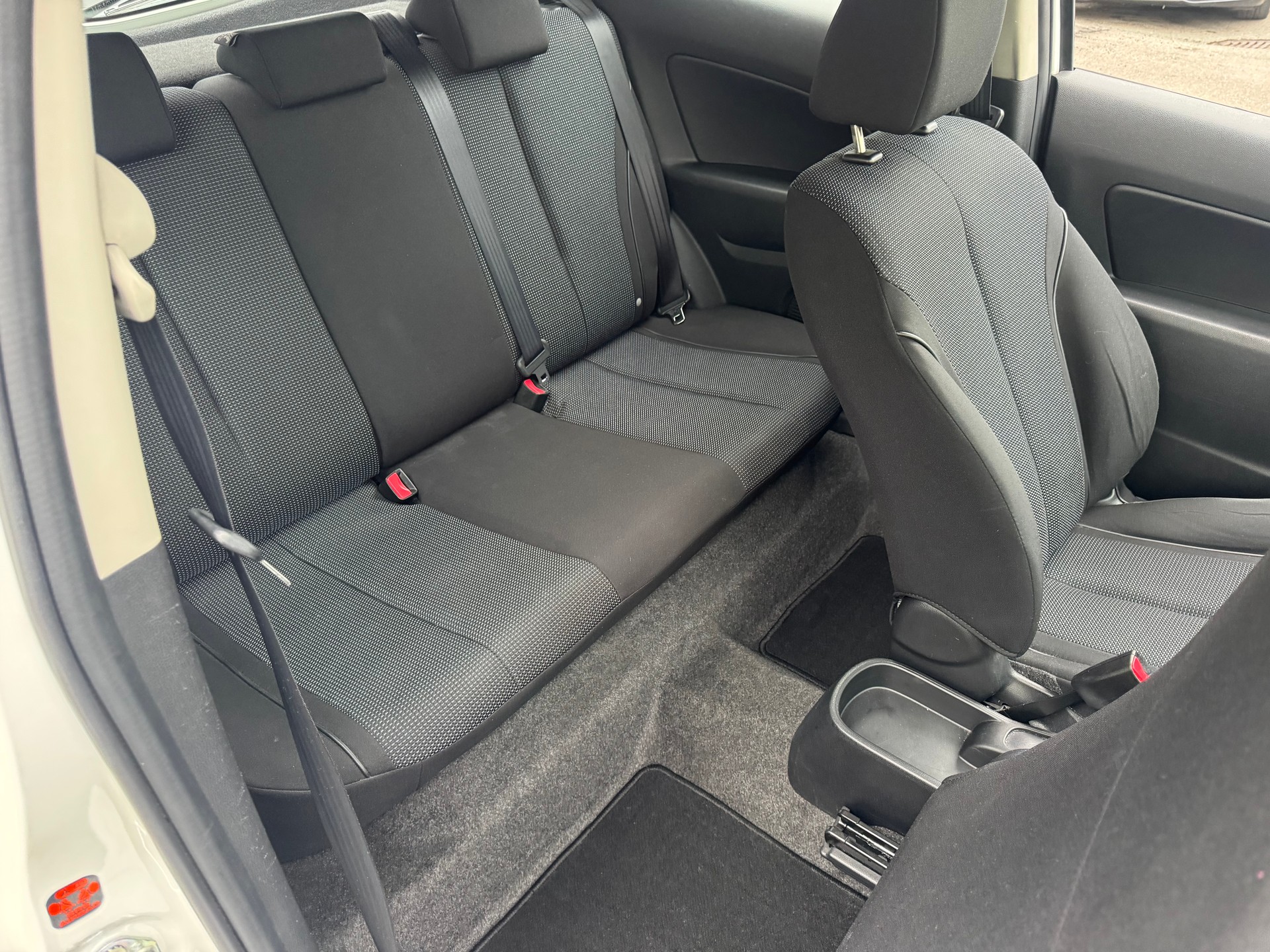 MAZDA 2 1.5i 16V Sport-image-9