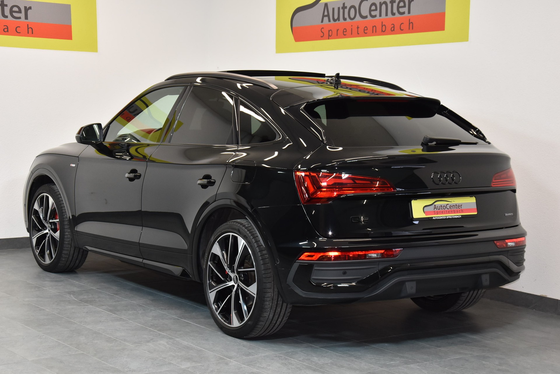 AUDI Q5 Sportback 50 TFSI e PHEV Black Edition quattro S-tronic-image-15