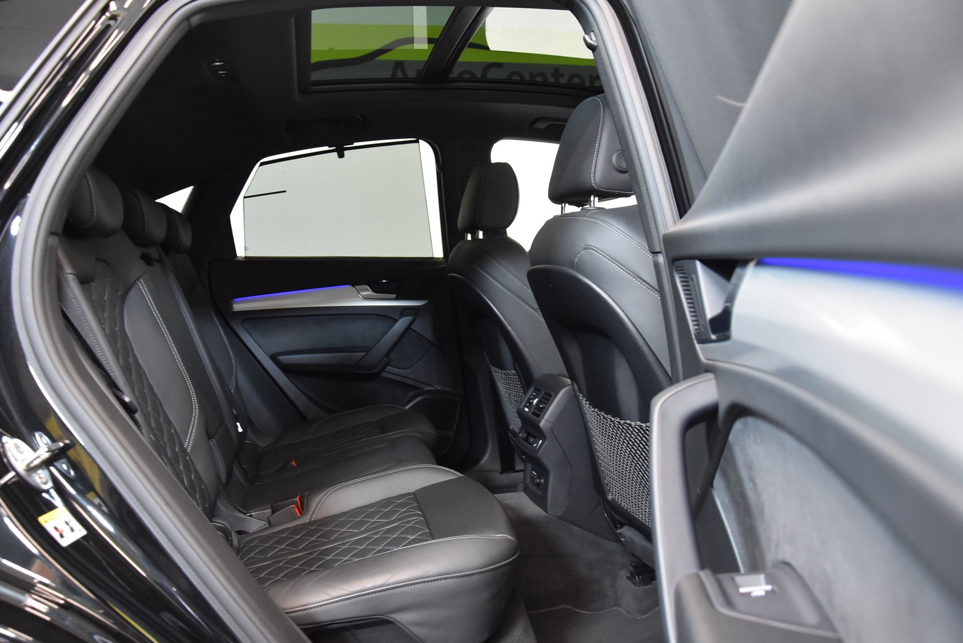 AUDI Q5 Sportback 50 TFSI e PHEV Black Edition quattro S-tronic-image-5