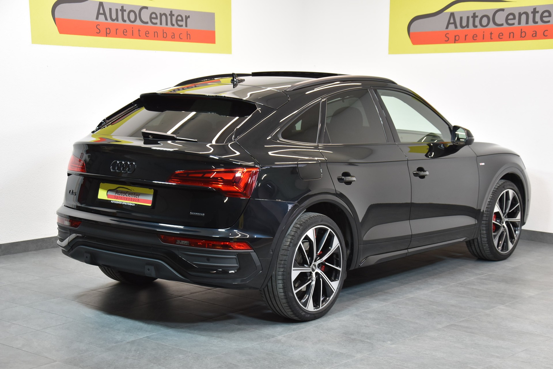 AUDI Q5 Sportback 50 TFSI e PHEV Black Edition quattro S-tronic-image-13