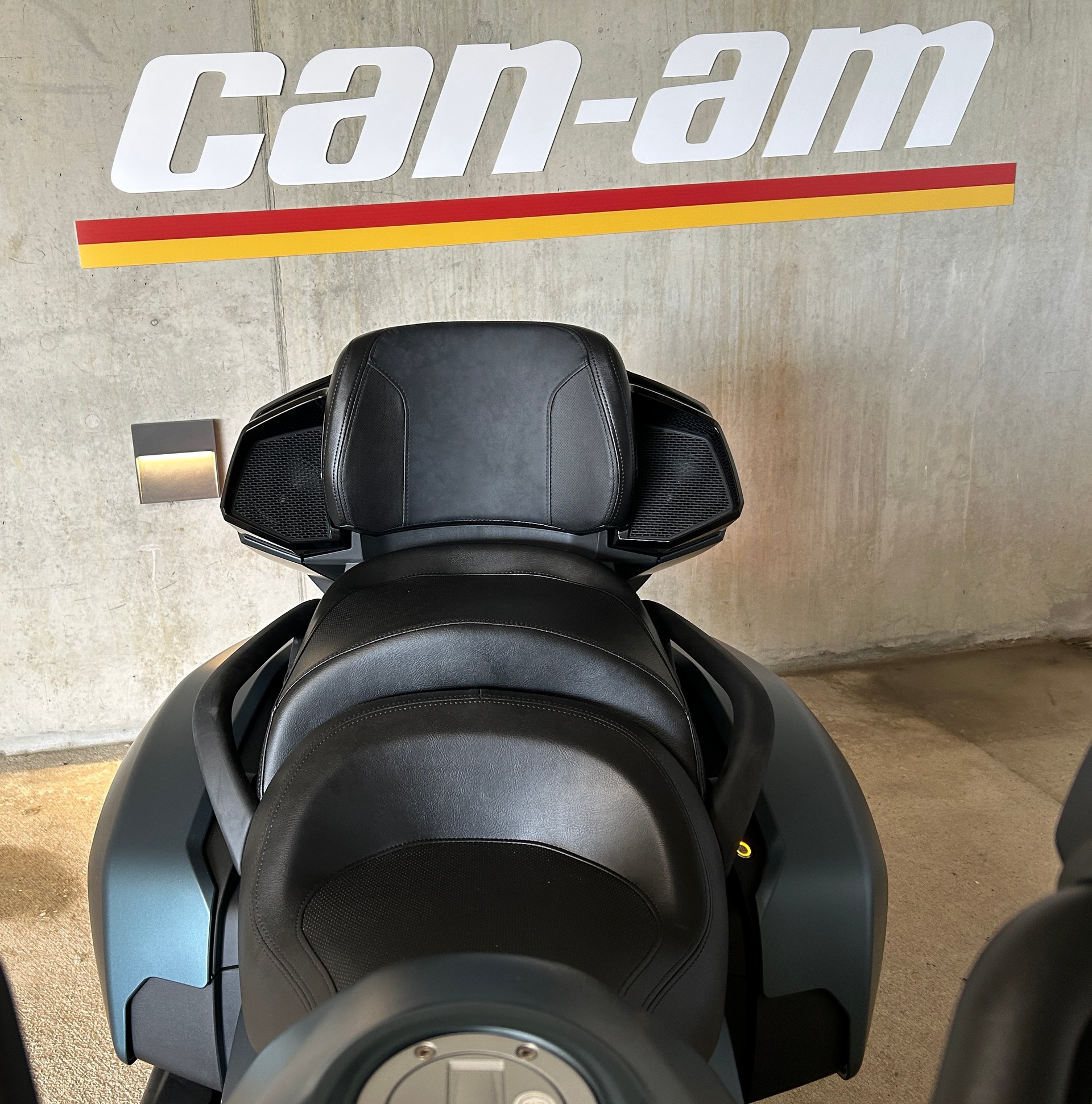 CAN-AM F3 Limited-image-4